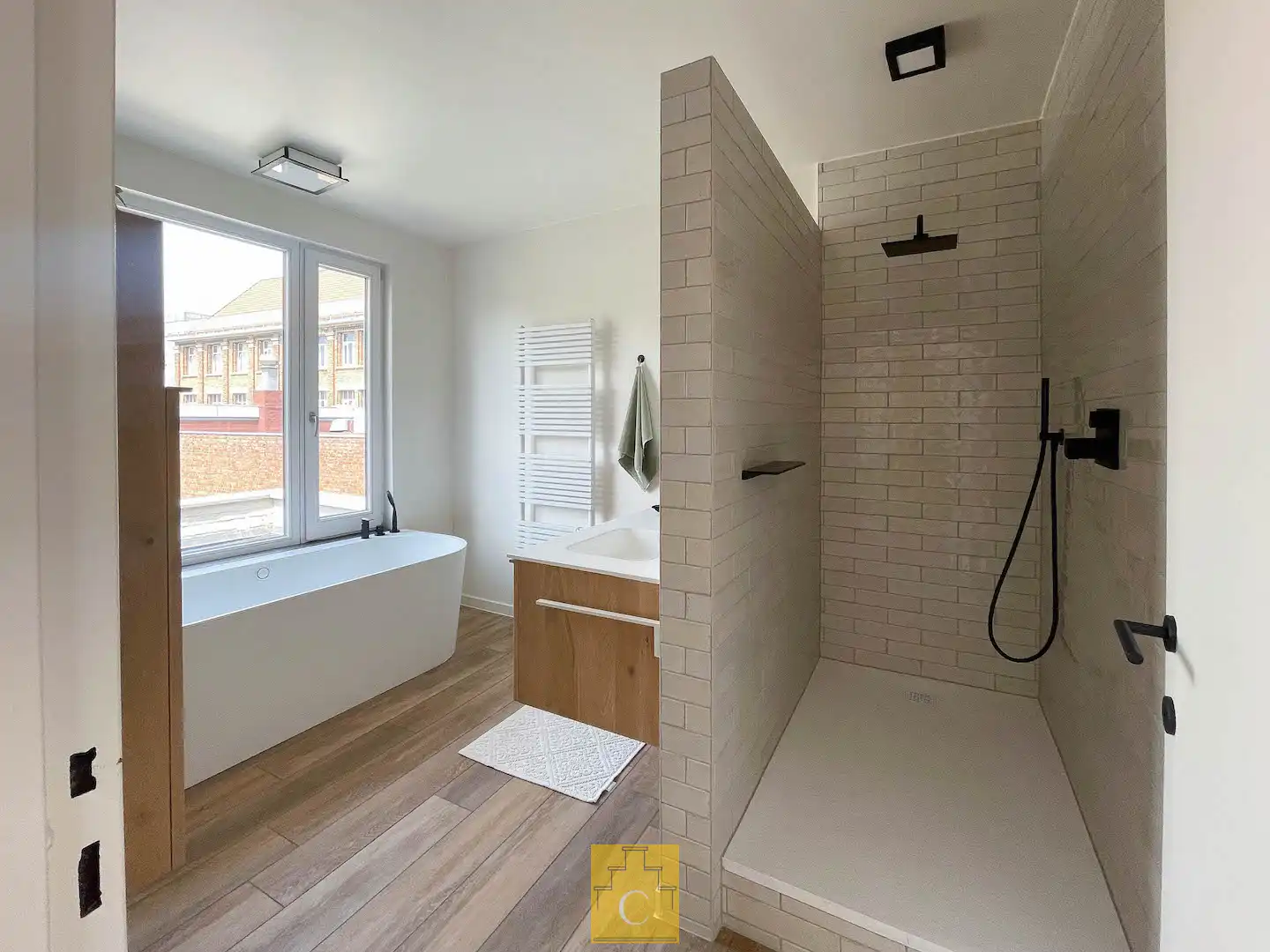 perfect gelegen pas gerenoveerde stadswoning - 340 m2 vloeroppervlakte - met garage, tuin en extra terras op het verdiep foto 29