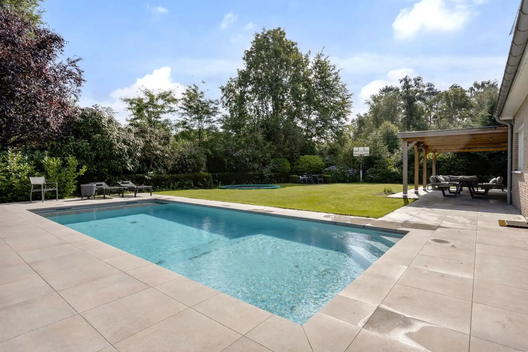 Grotendeels gerenoveerde villa in “De Lint” foto 28