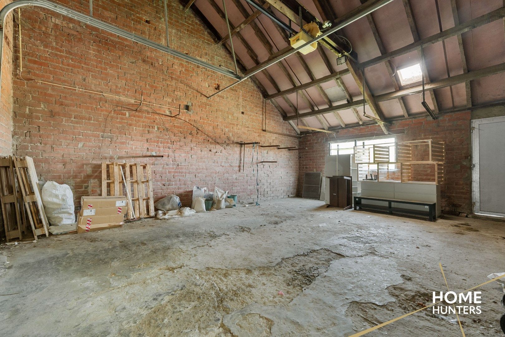 Karaktervolle woning met 6 garages en panoramisch zicht op groen landschap foto 13