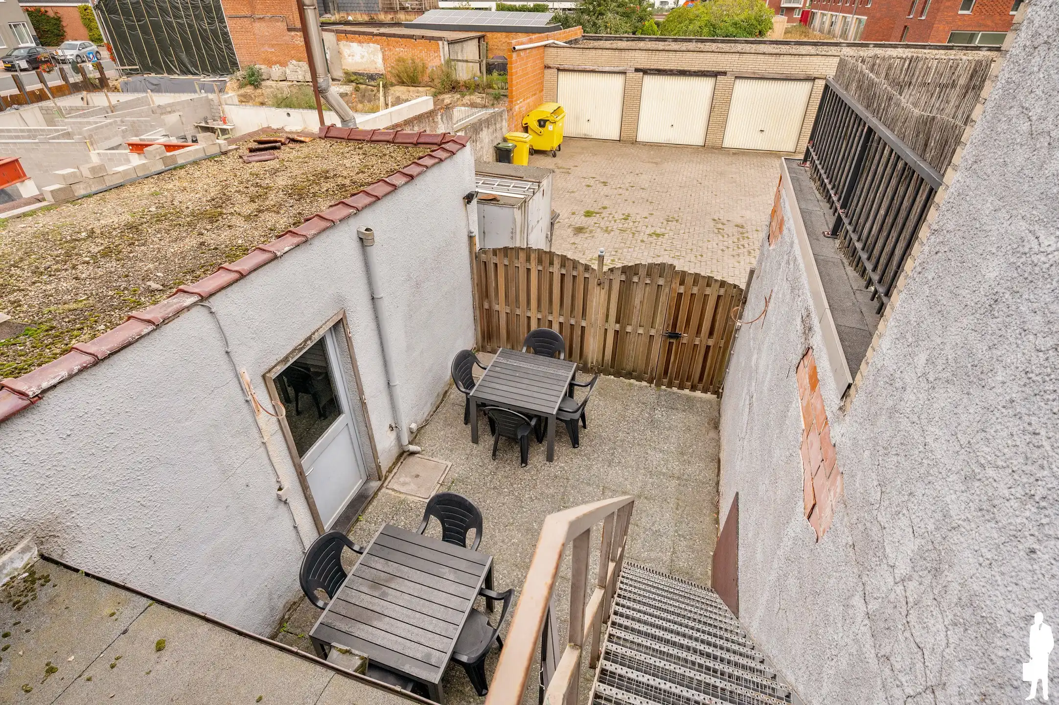 Handelspand met duplex appartement, terras en 2 garageboxen in centrum Nieuwmoer foto 26