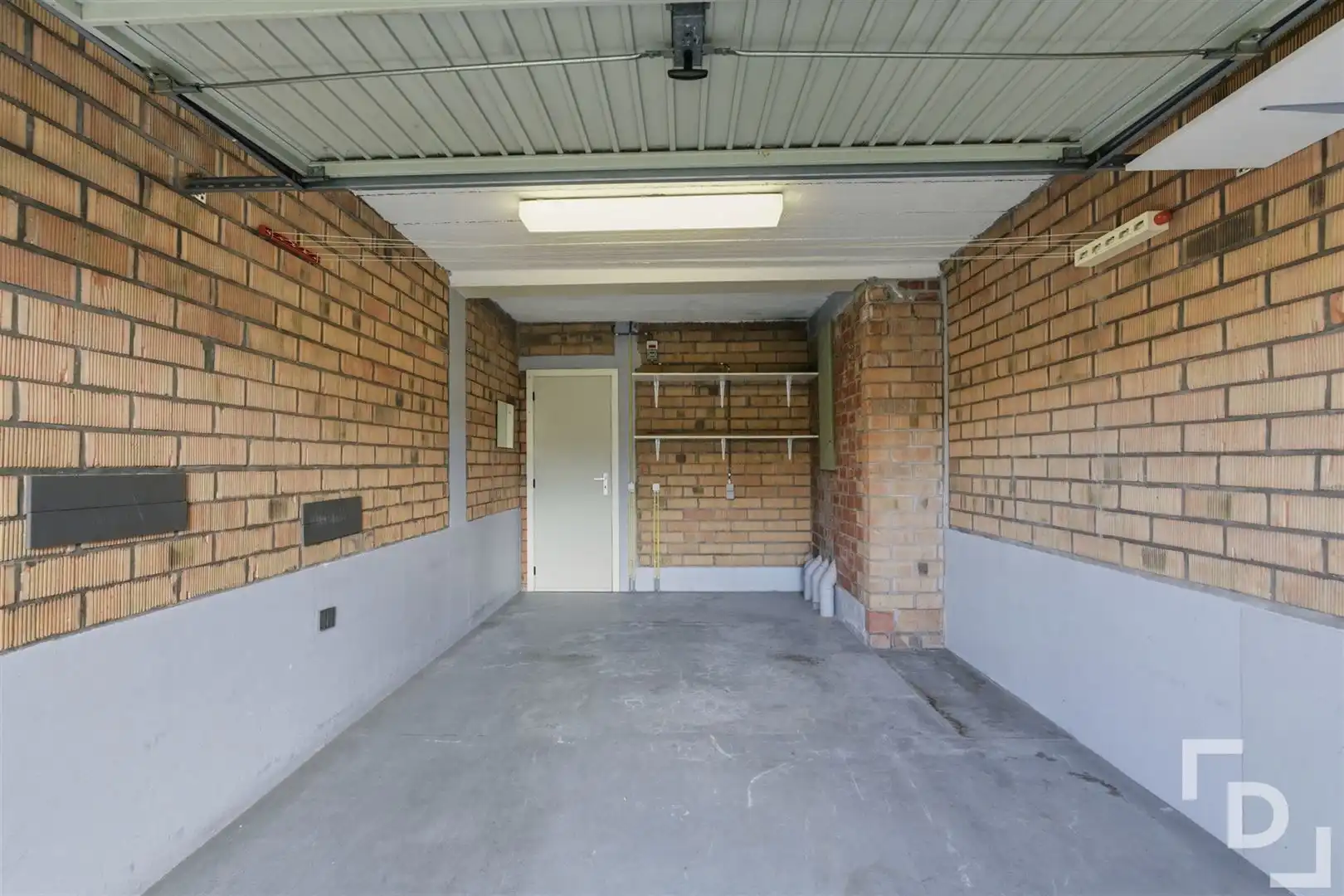 Ruim appartement met 3 slaapkamers en garage te koop in de groene omgeving van Ieper. foto 19