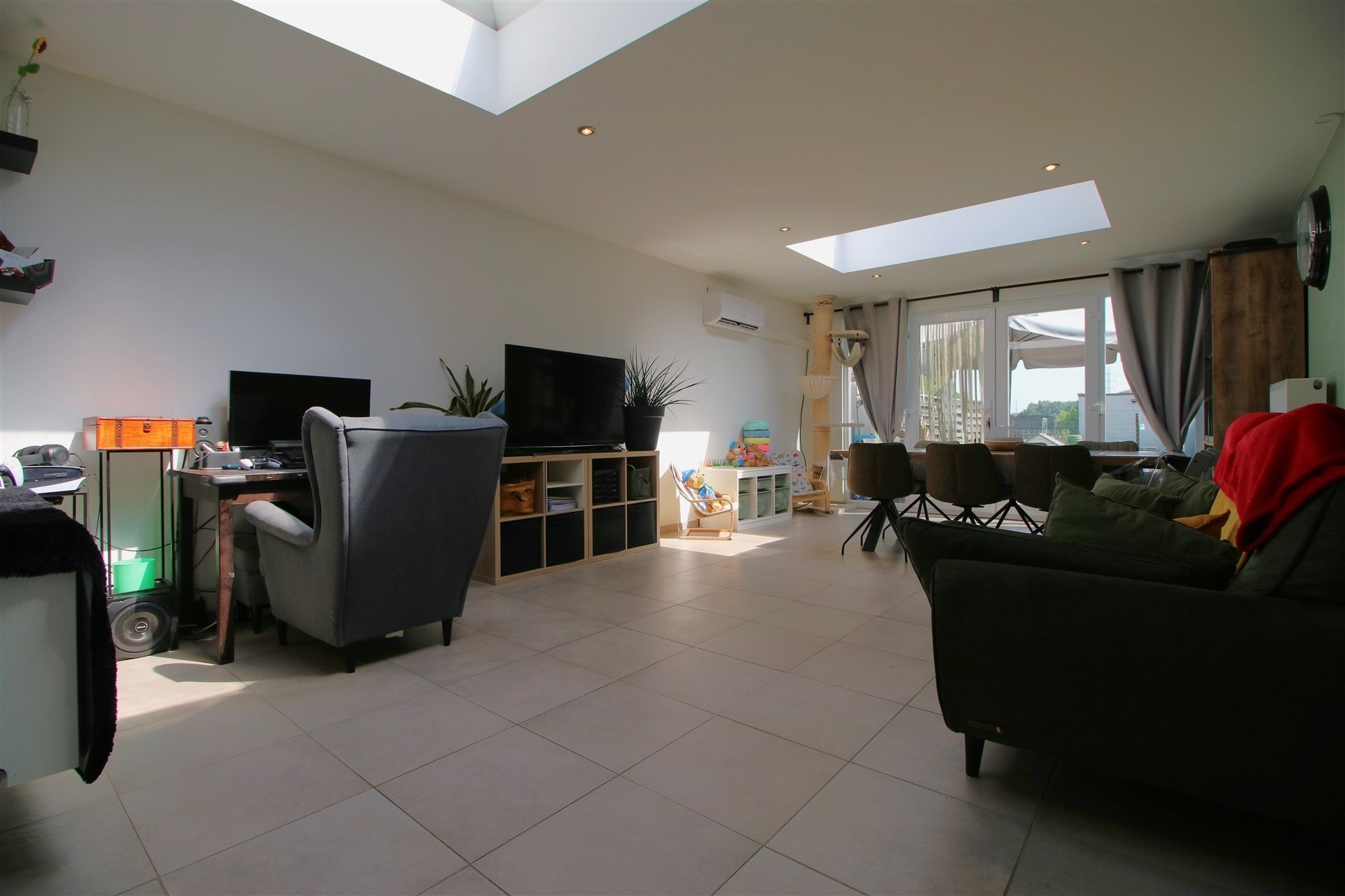 Vernieuwde woning in centrum Ruisbroek foto 2