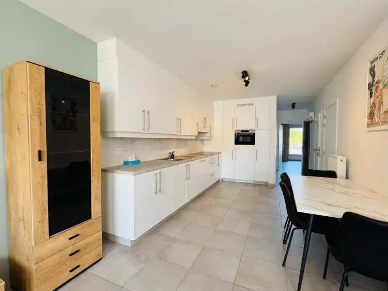 Recent appartement op de eerste verdieping met 1 slaapkamer, terras en garage foto 2