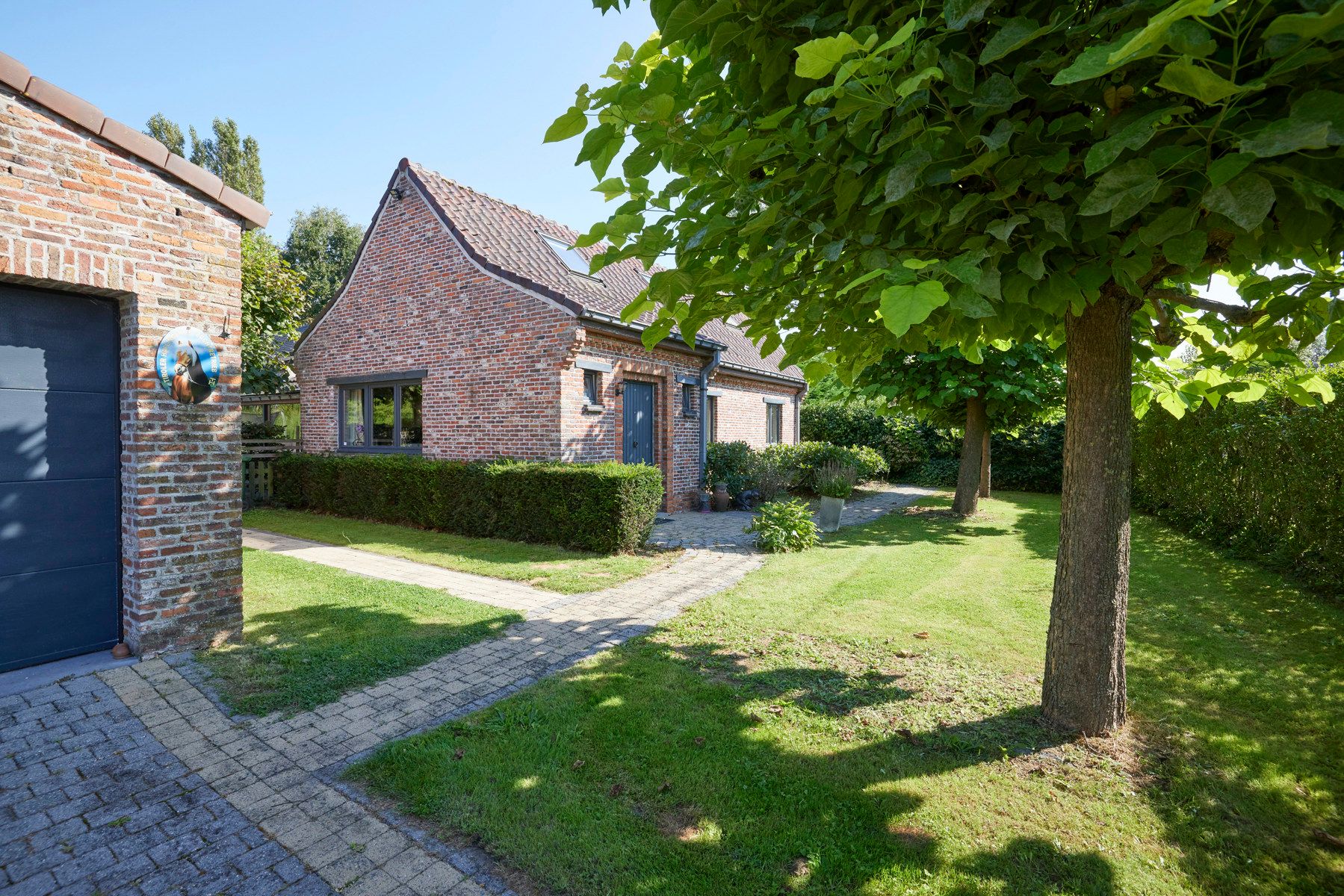 Hoeve met paardenstallingen en ingebouwd zwembad op 10.515m² foto 2