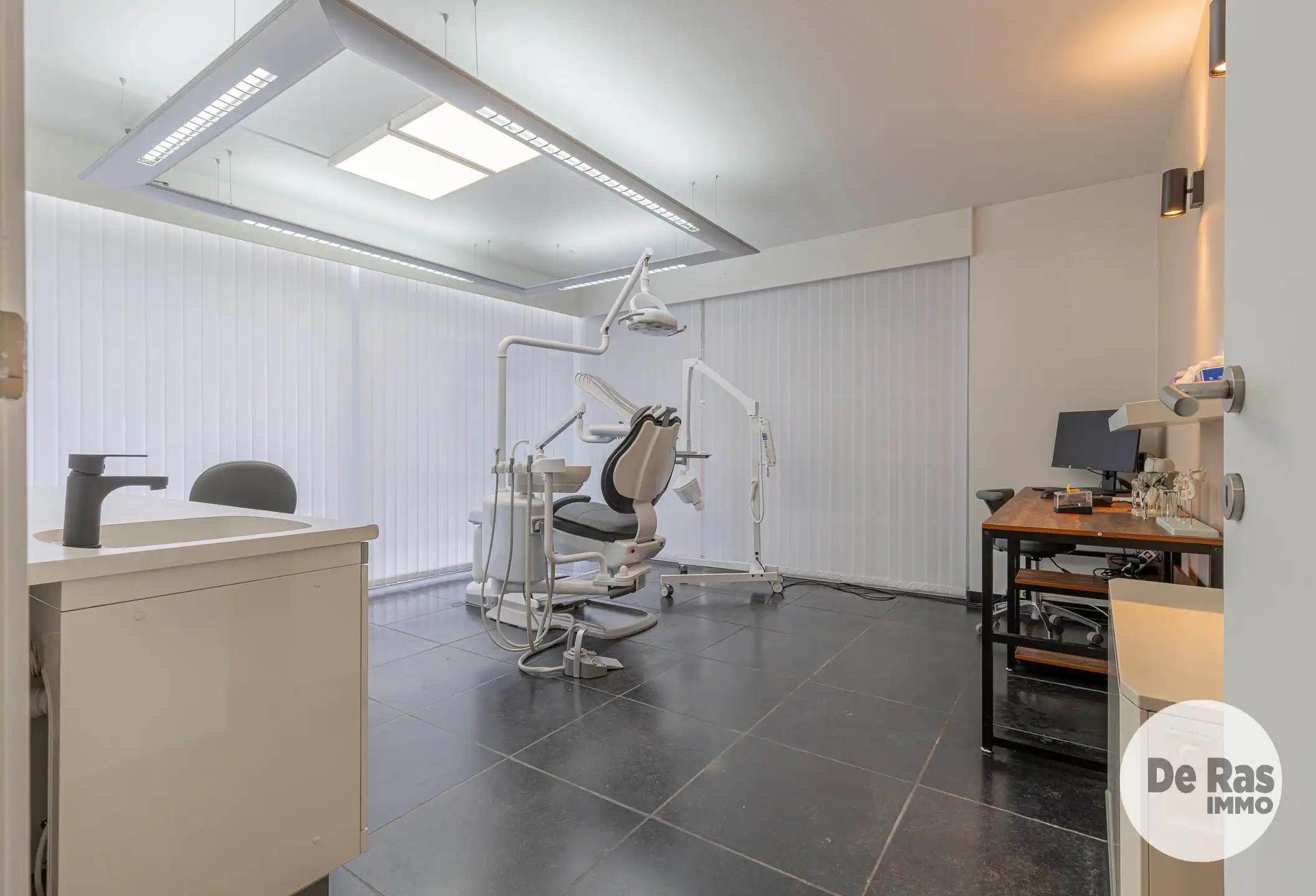 Splinternieuwe tandartspraktijk in centrum–145 m²-3 kabinetten foto 13