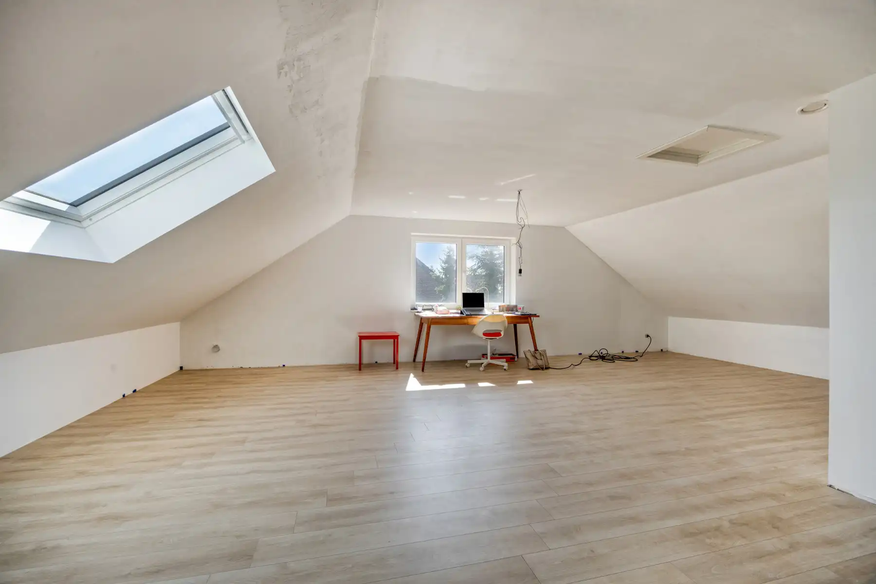 Leemans immobiliën biedt u deze uitzonderlijk ruime en energiezuinige woning aan in Merchtem! foto 23