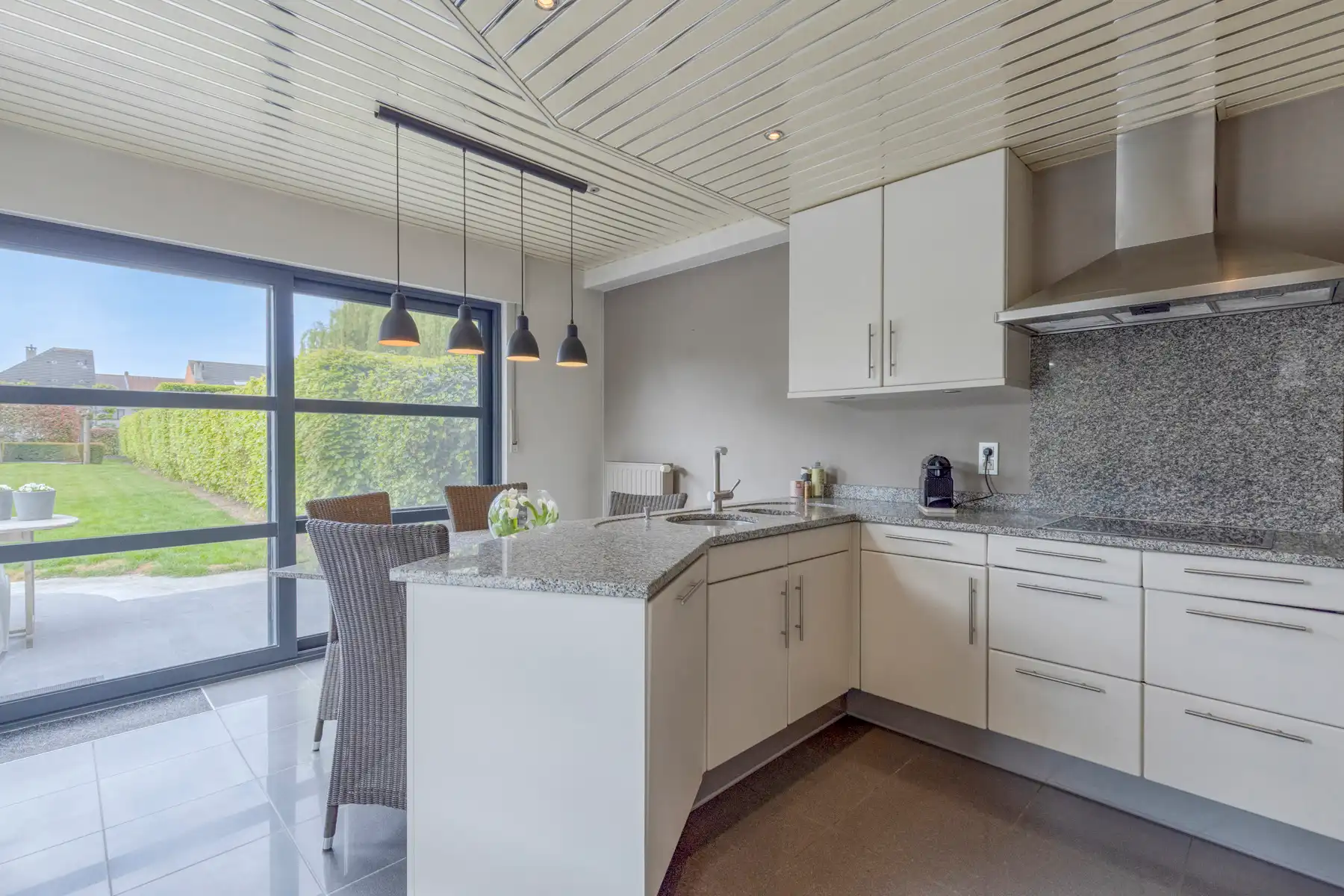 HOB met 3 slaapkamers, tuin en garage! foto 8