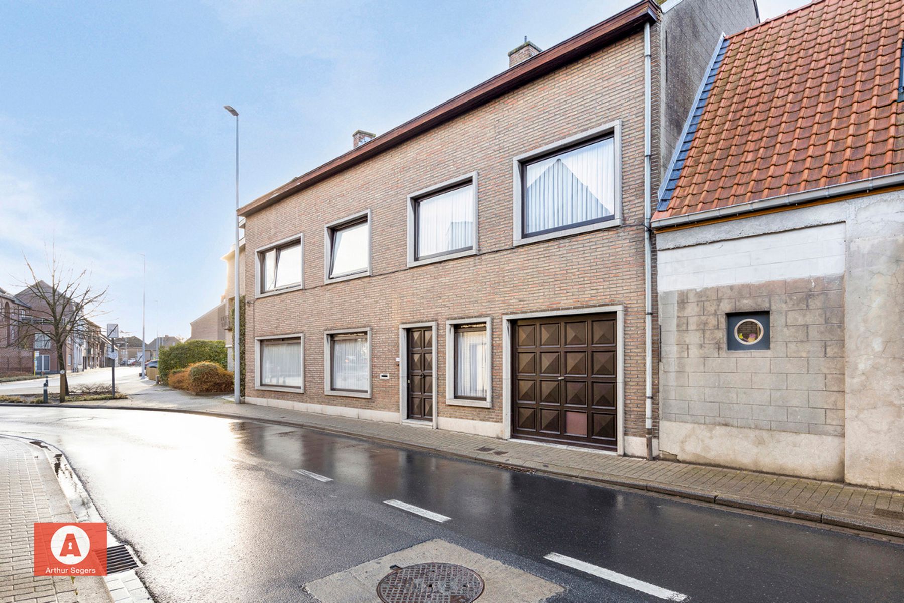 Uitzonderlijk ruime centrum-woning in Opdorp.  foto 3