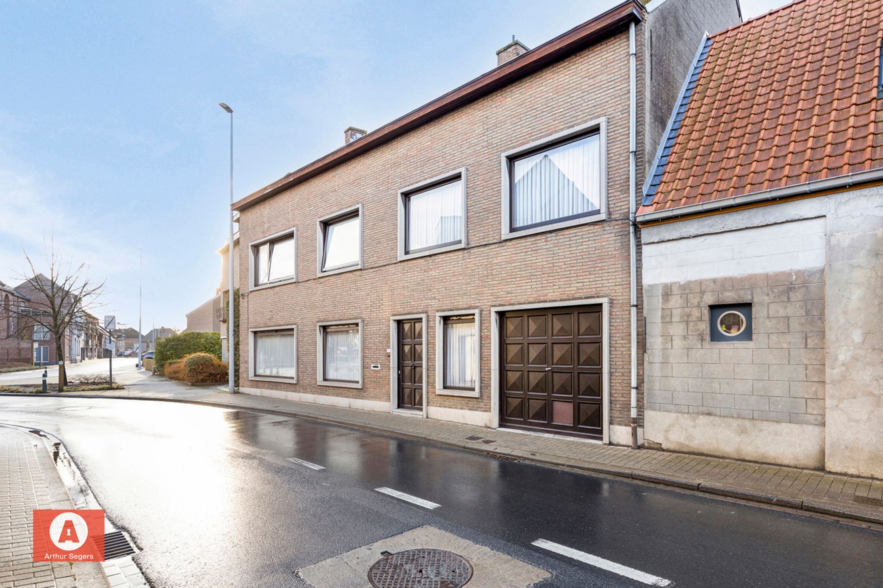 Uitzonderlijk ruime centrum-woning in Opdorp.  foto 3