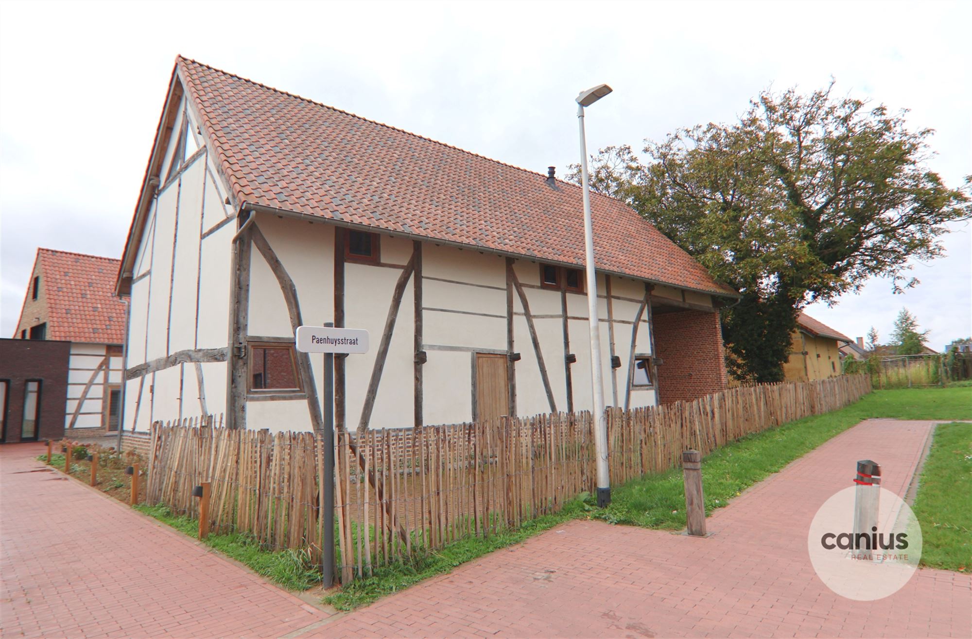 UNIEKE HUURWONING MET 2 SLKS + PRIVATIEVE BUITENRUIMTE foto {{pictureIndex}}