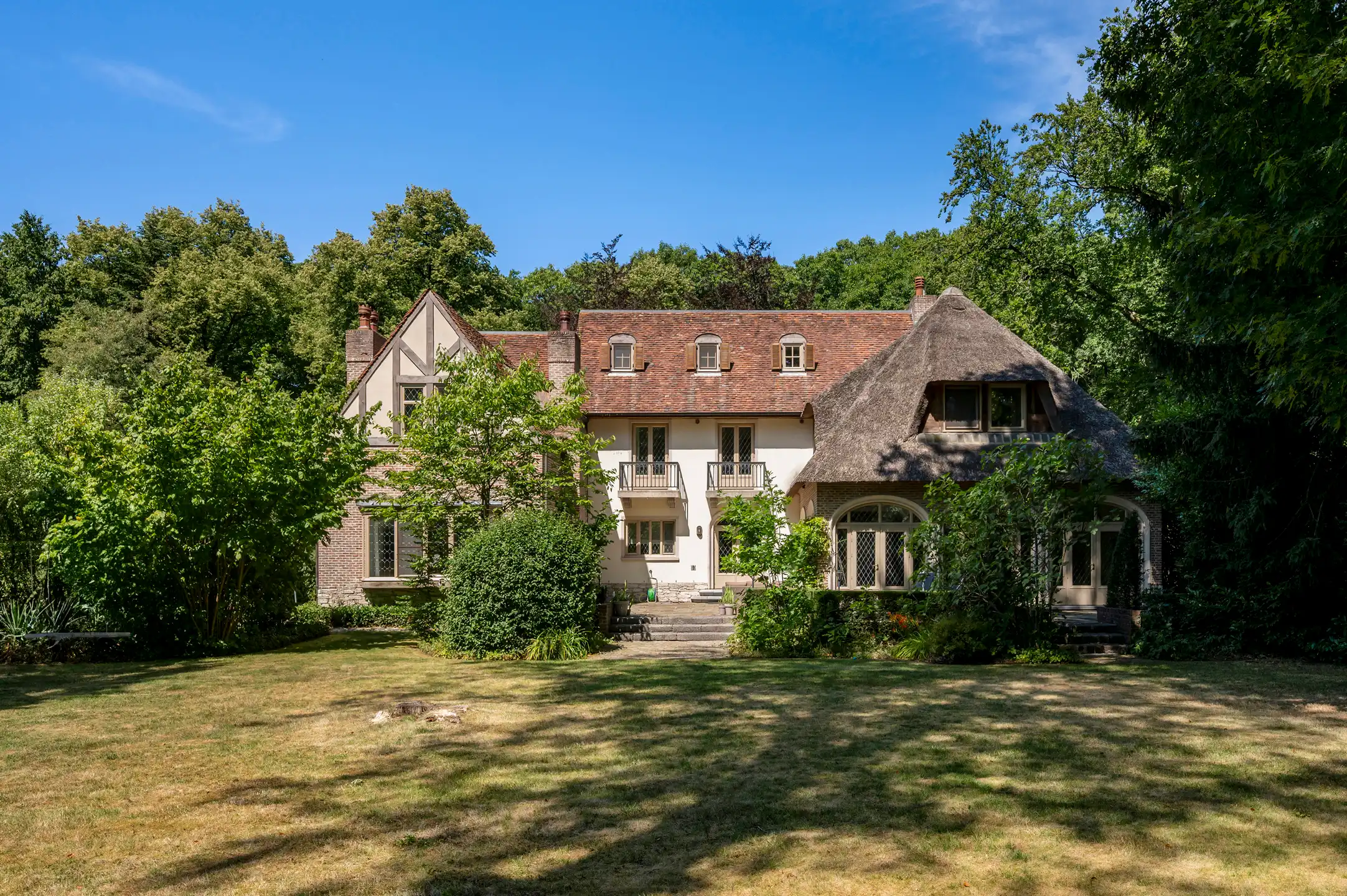 Karaktervolle villa met binnenzwembad in de "Lint" foto 38