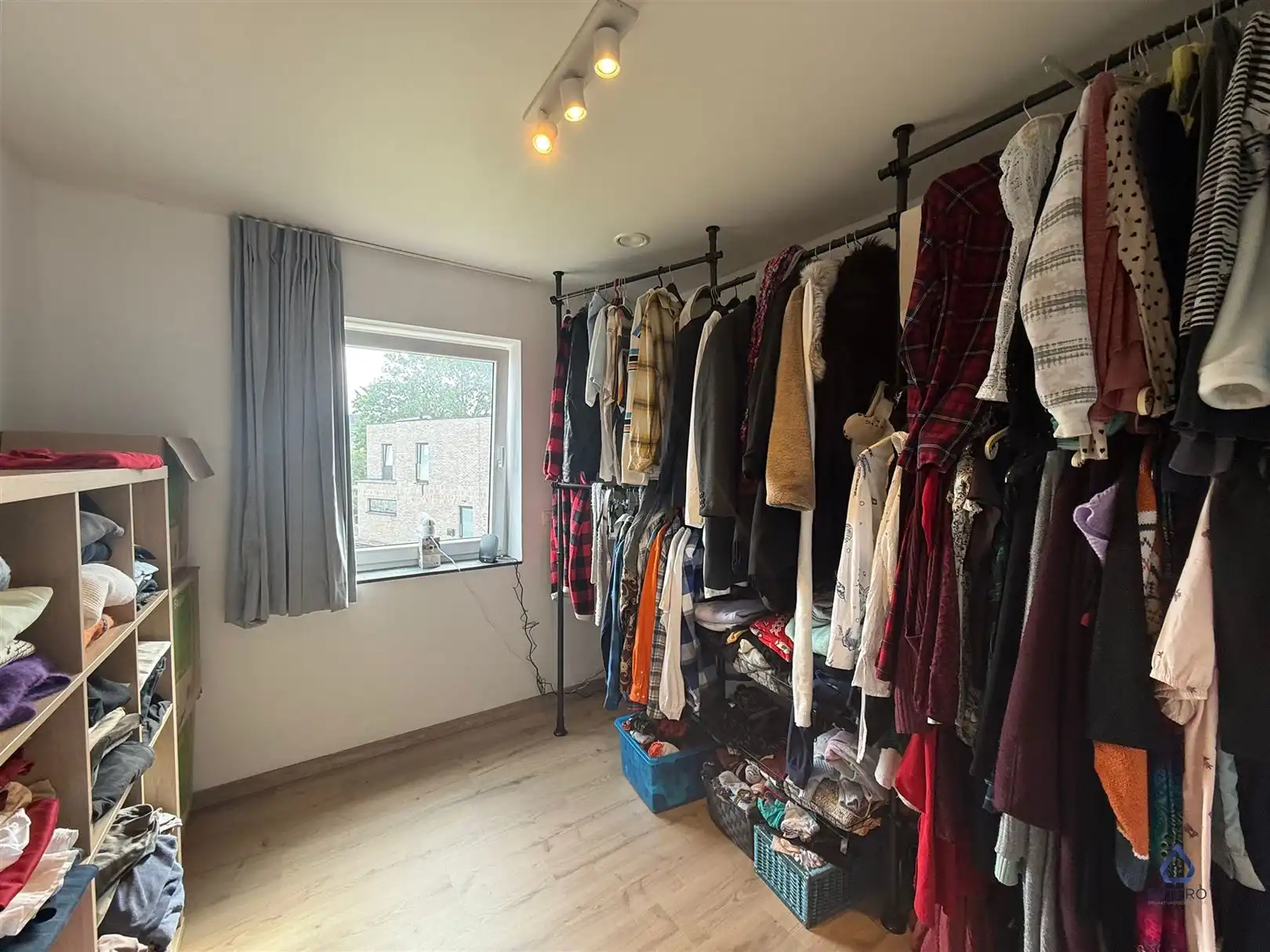 Recente halfopen woning met 3 slaapkamers en tuin foto 13