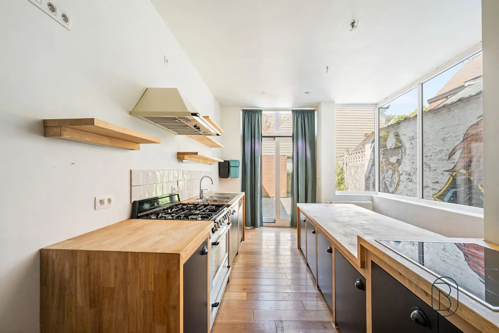 Karaktervolle herenwoning met 6 slaapkamers, zonnig terras foto 5