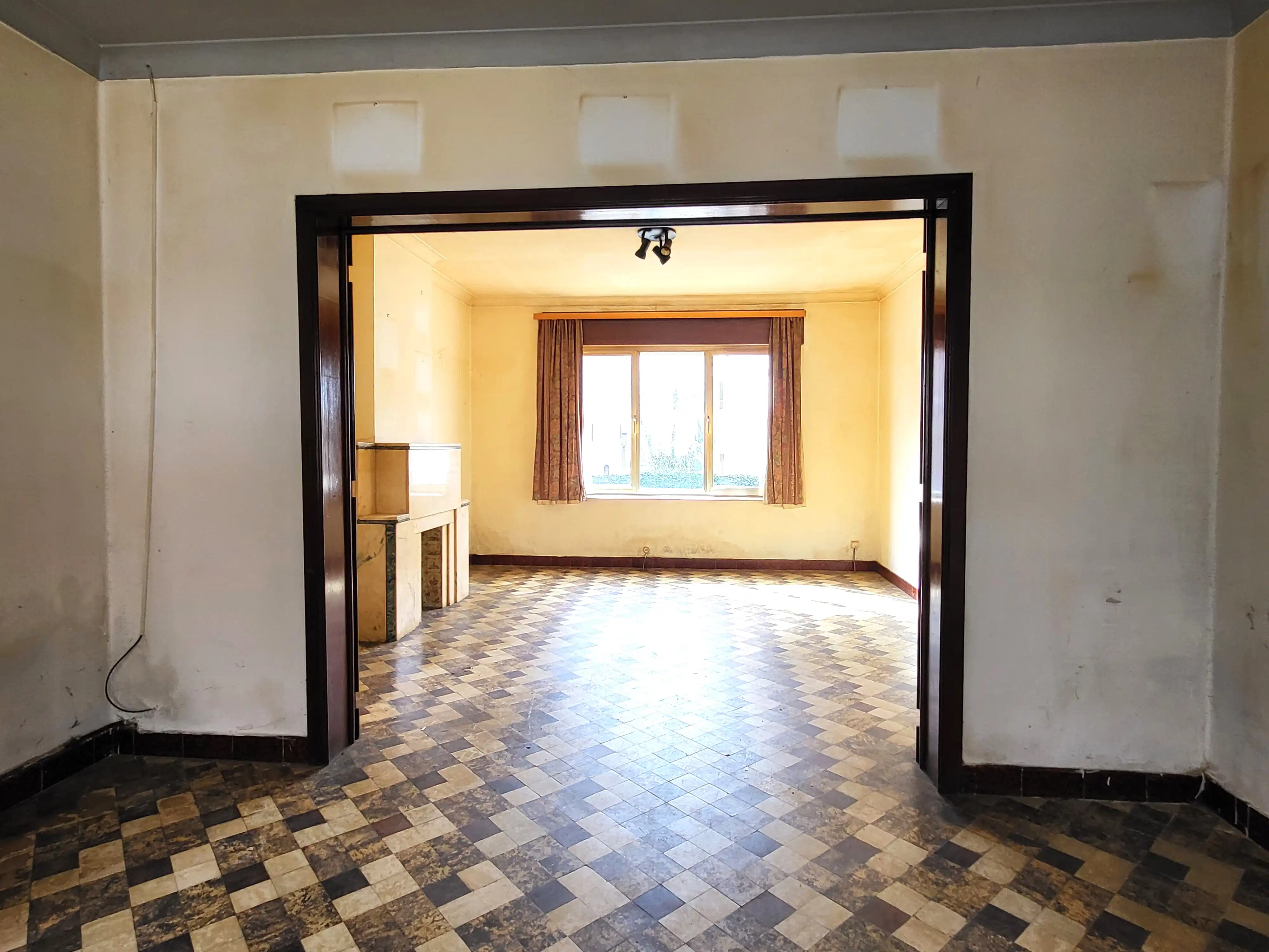 Te renoveren woning met veel charme en ruime tuin op 671 m².  foto 17