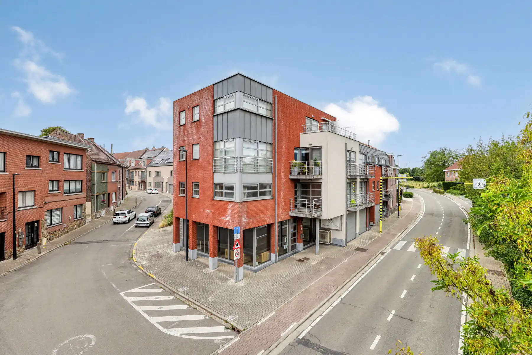 OPTIE Goed onderhouden appartement op eerste verdieping met garage foto 3