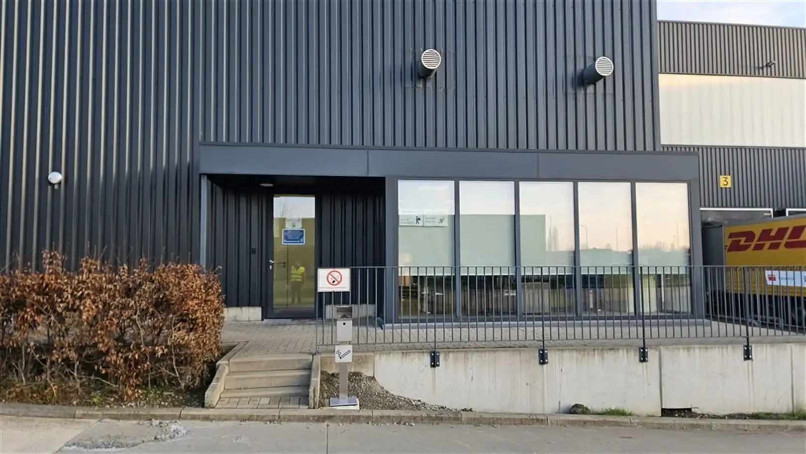 Logistiek met kantoren foto 10