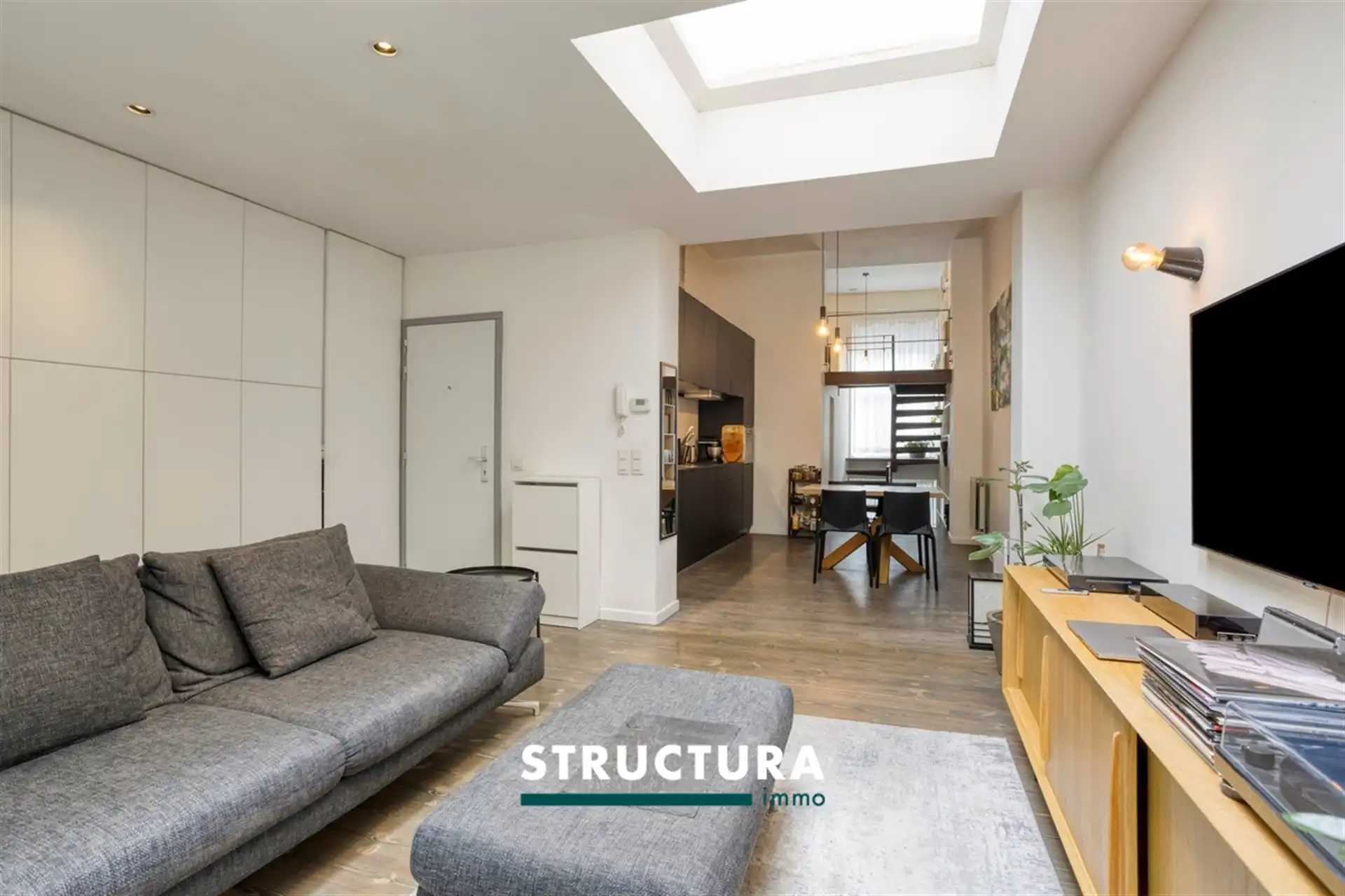 Prachtig modern gelijkvloers appartement met een aangename terras/binnenplaats. foto 4