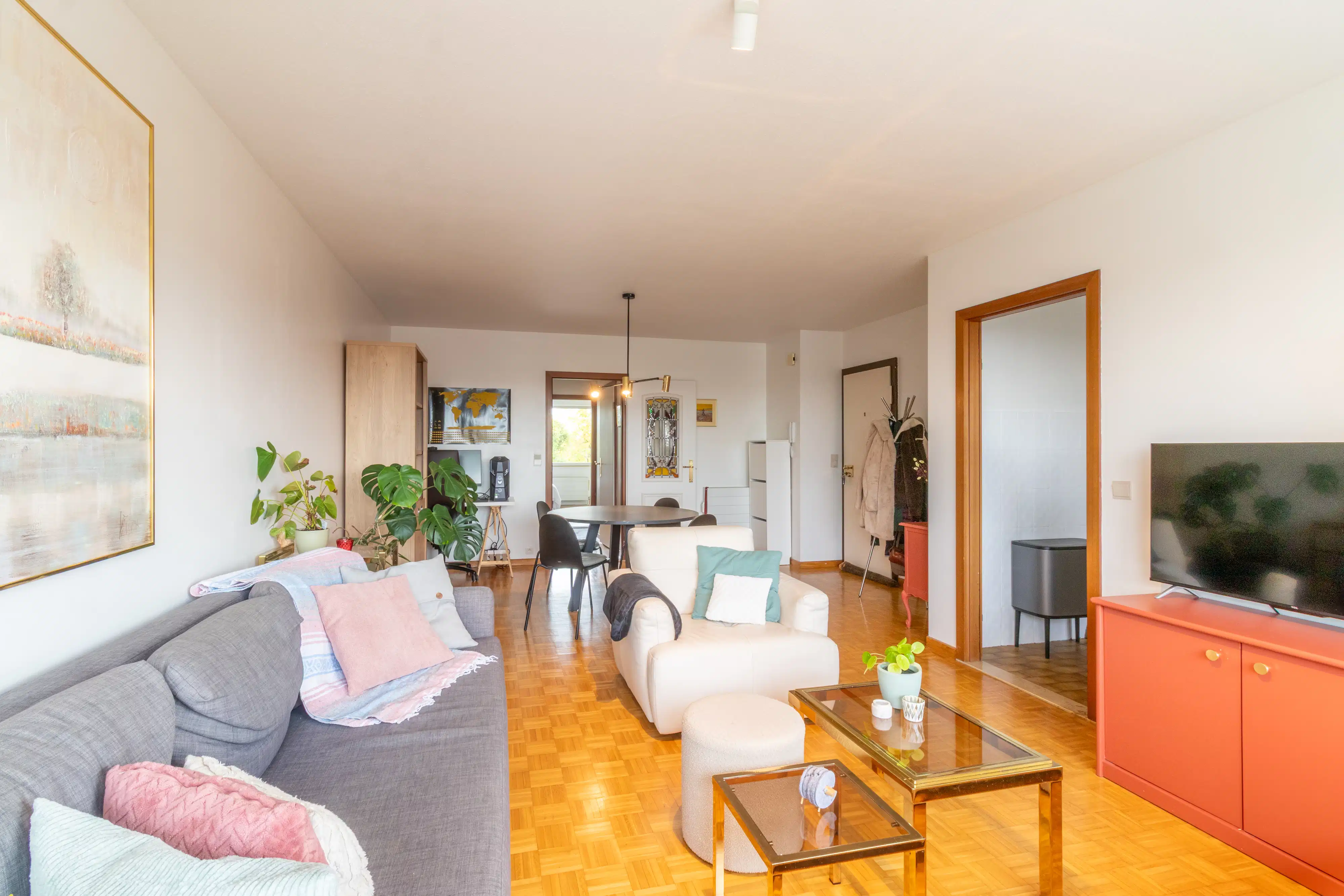 Licht appartement met twee terrassen en autostaanplaats foto 5