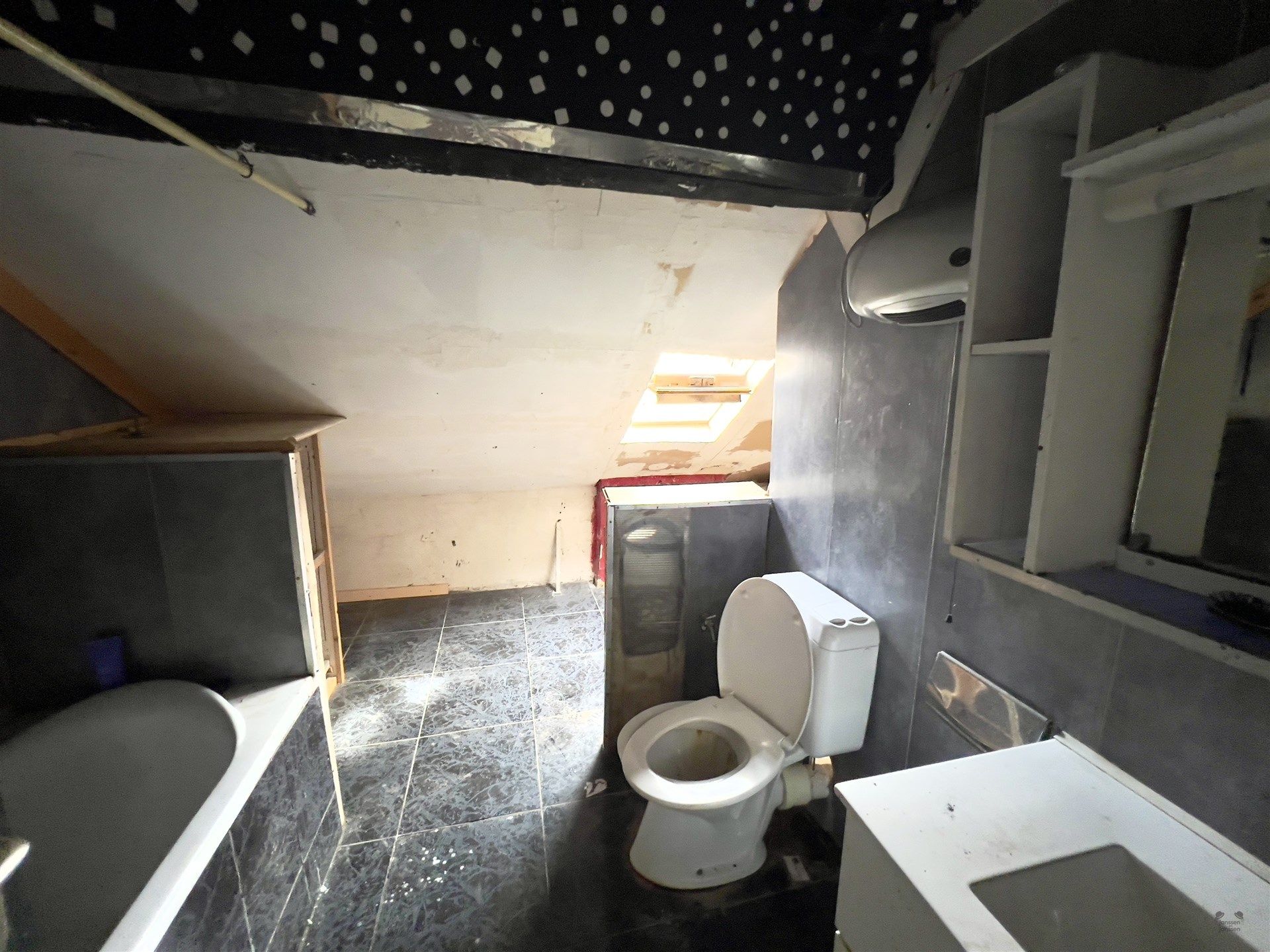 Te renoveren hoekwoning te Oostende foto 12