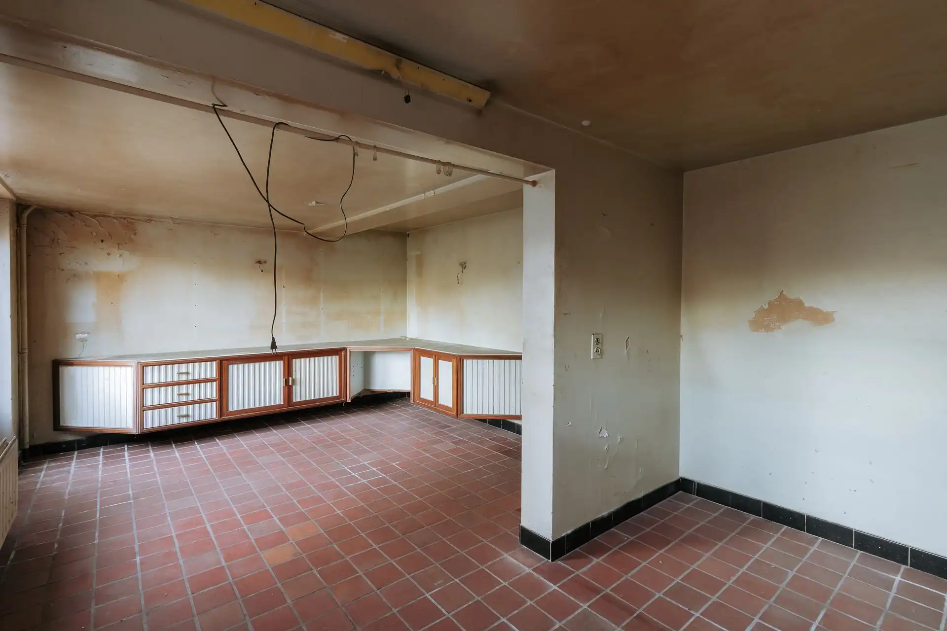 Te renoveren bel-etage met authentieke elementen en tuin foto 4