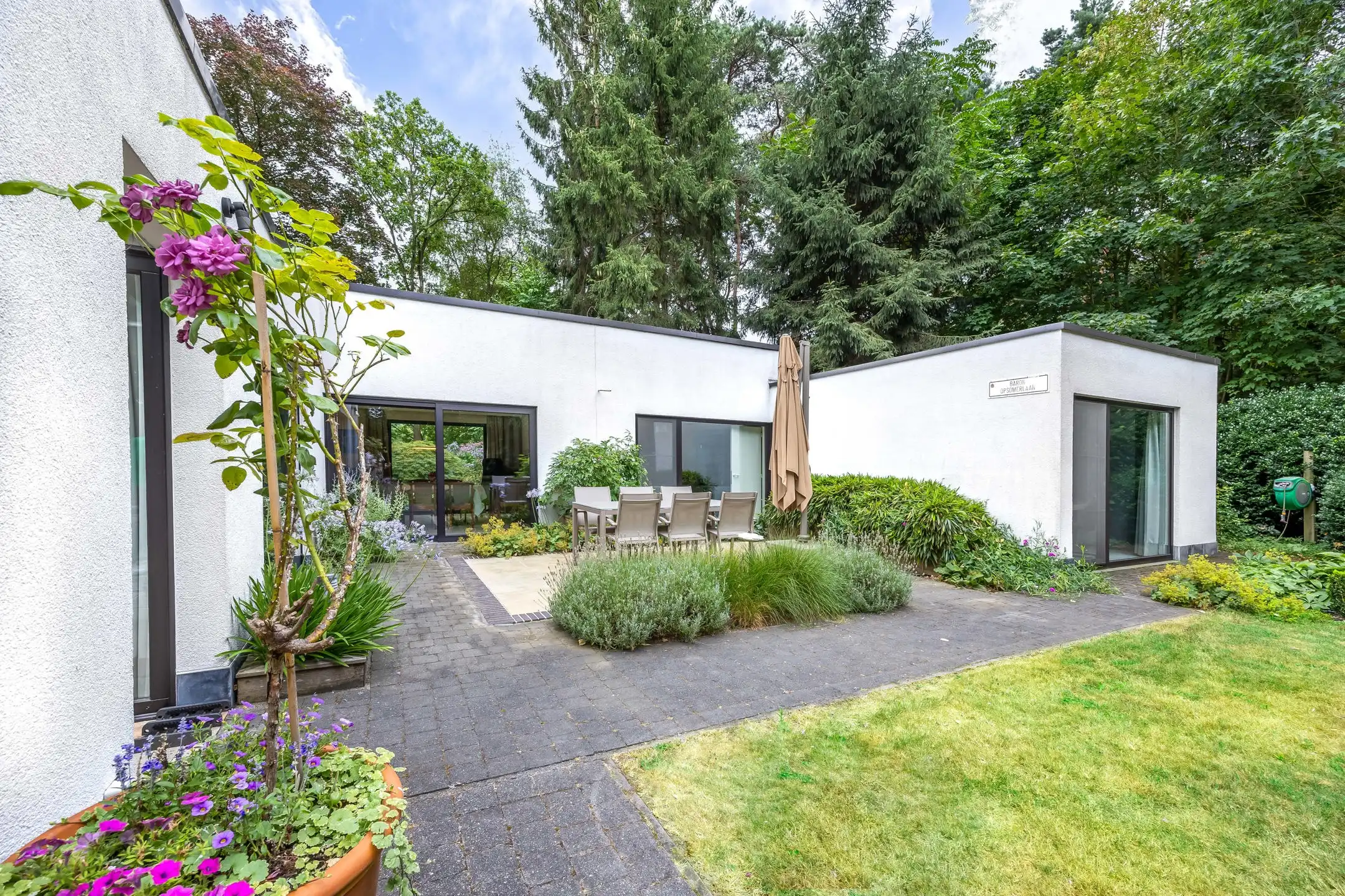 Unieke villa gelegen in een oase van rust foto 25