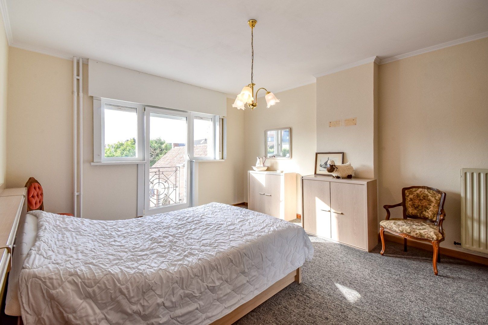 Woning met garage en tuin met mogelijkheid tot 5 slaapkamers foto 8