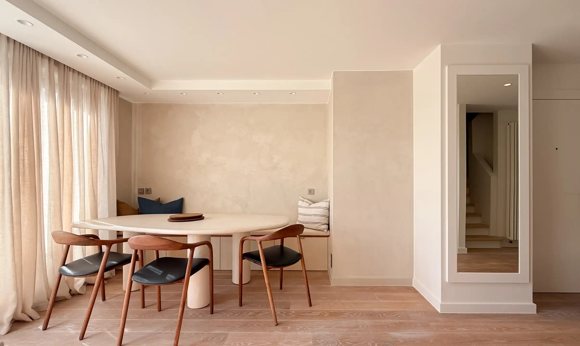 Stijlvol gerenoveerd duplexappartement / centrum van Knokke. foto 15