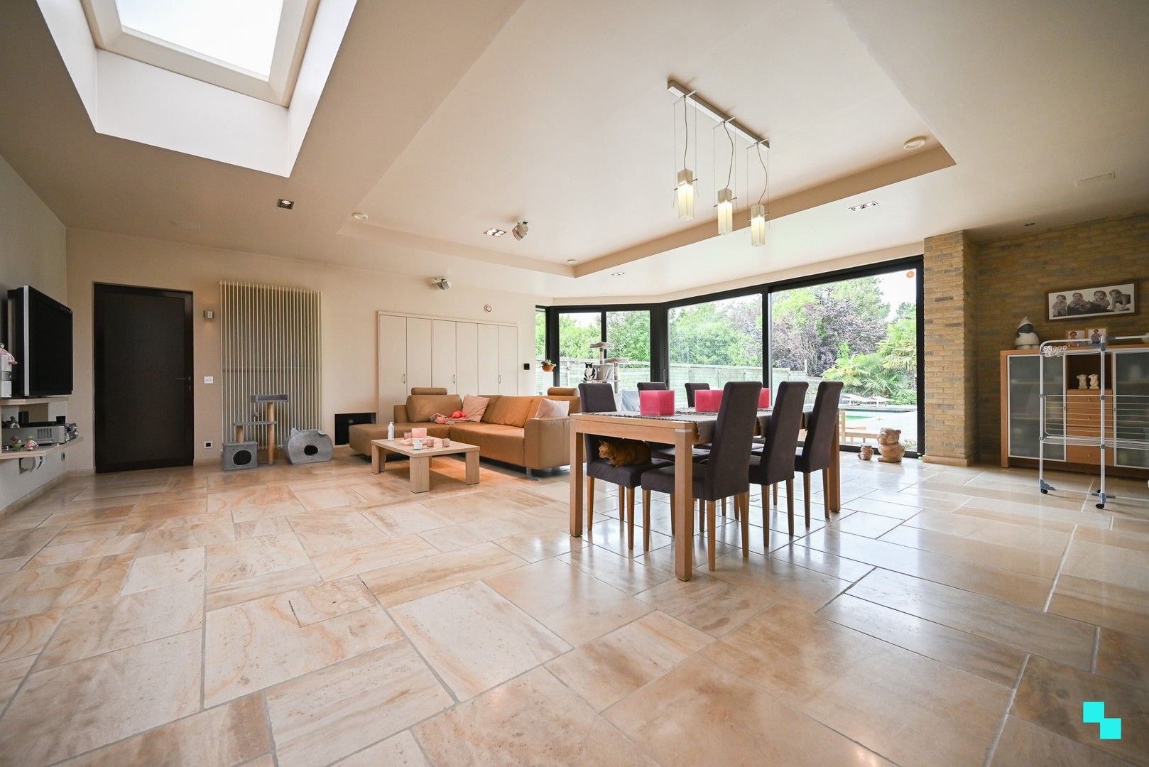 Verrassend ruime woning met 4 slaapkamers te Roeselare foto 5
