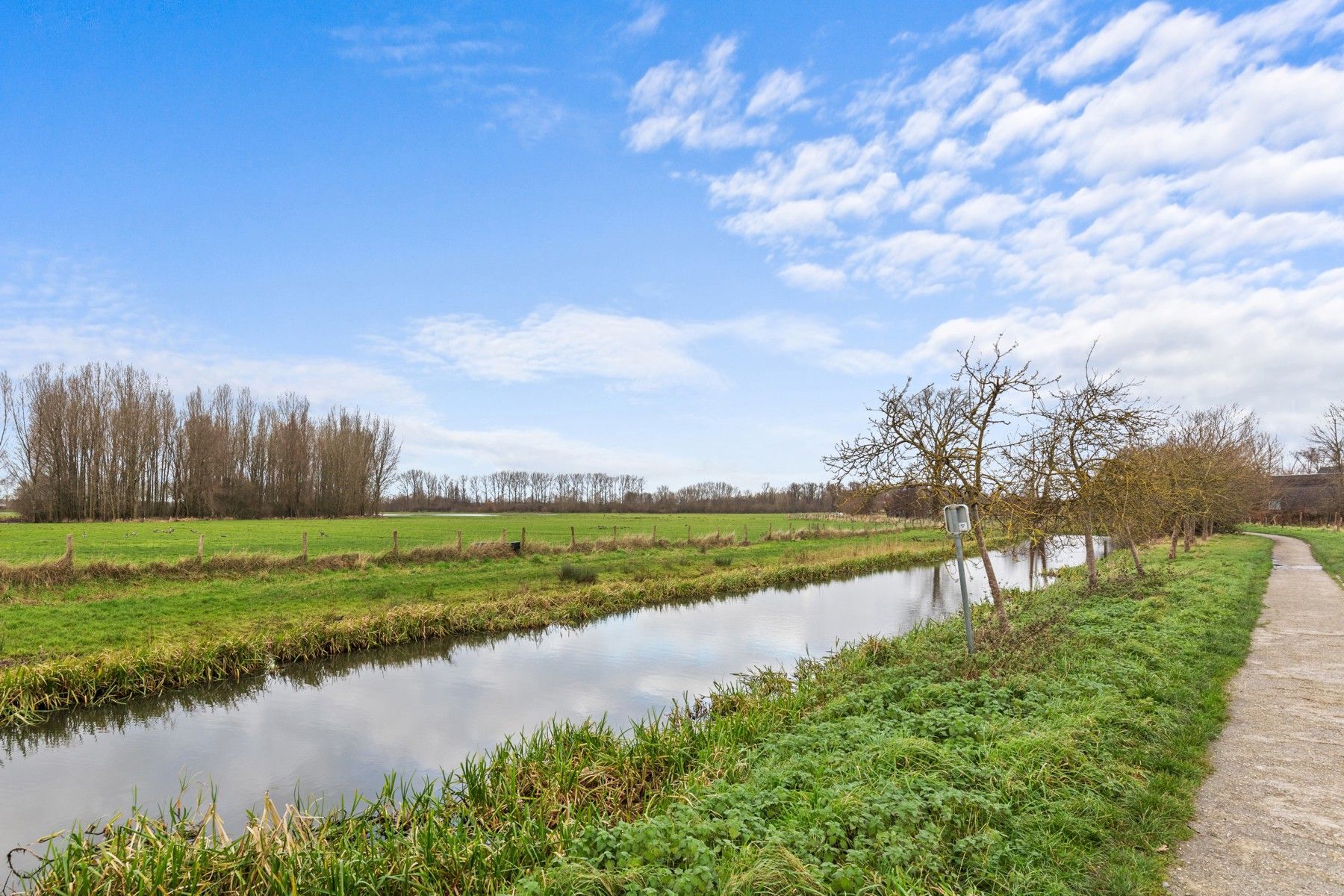 Hoekpand op commerciële ligging te Merelbeke foto 23