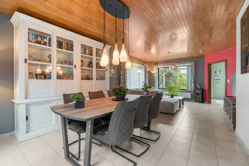 Instapklare gezinswoning op prachtig perceel van 800 m² foto 2