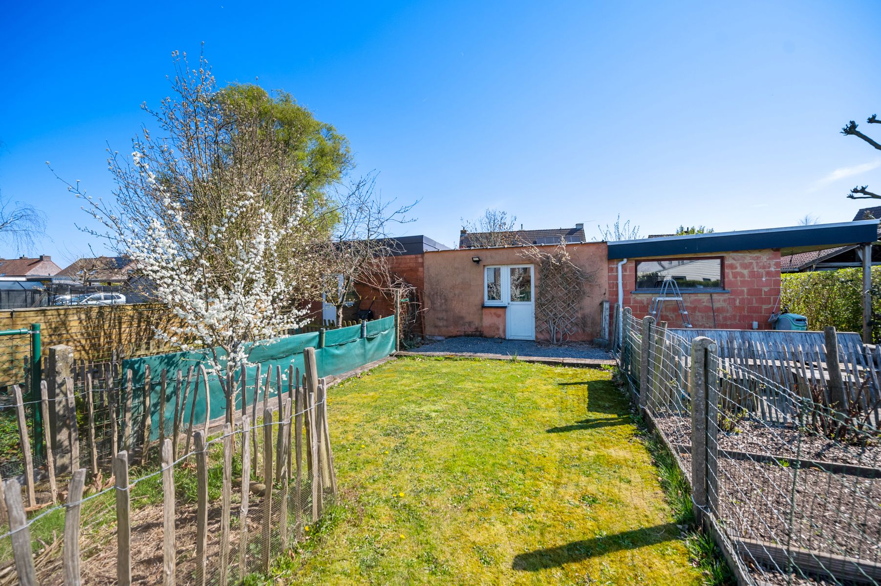 ONDER OPTIE Energiezuinige woning met grote tuin en grote garage foto 21