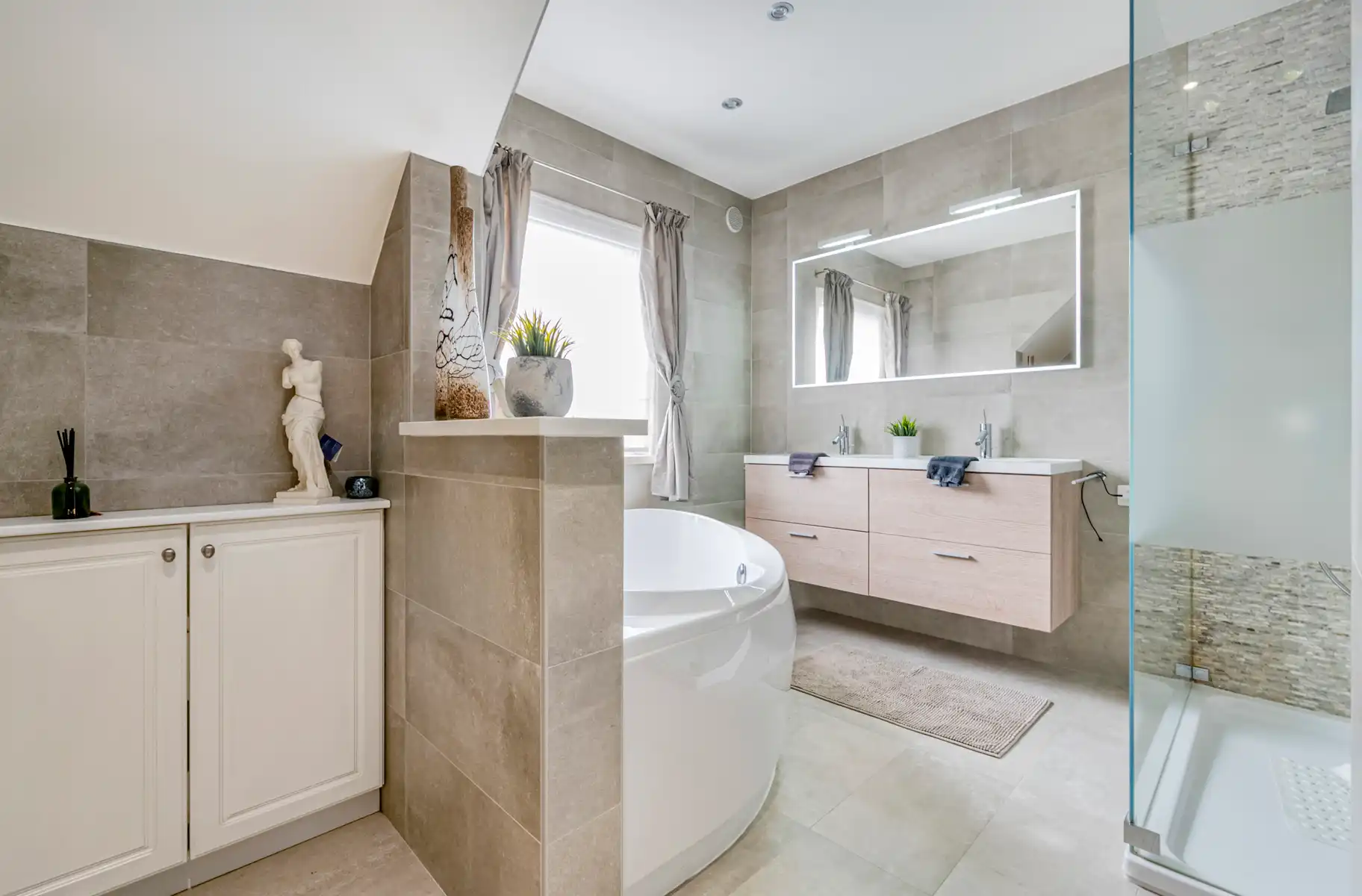 Halfopen bebouwing in topstaat foto 13