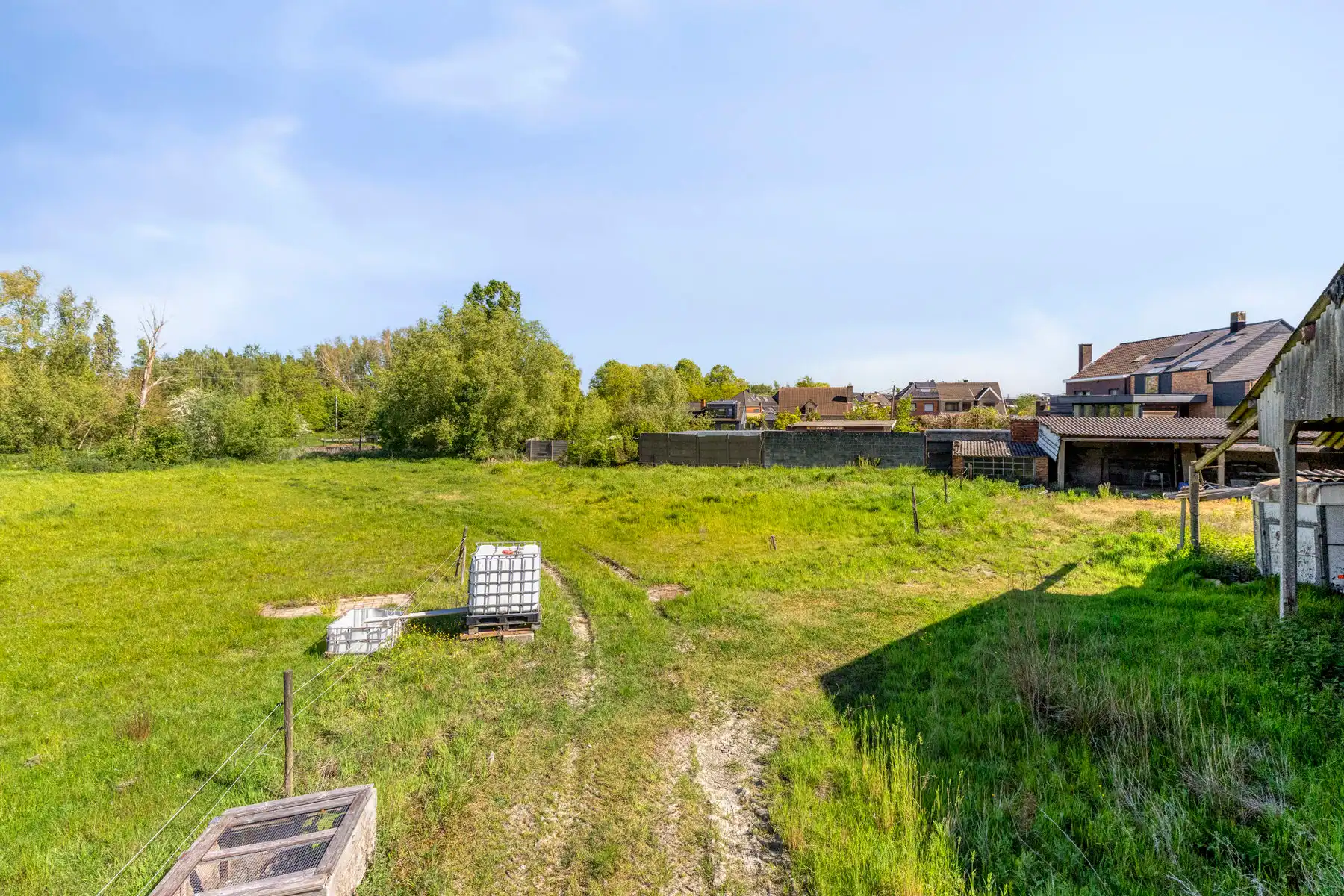 Bouwgrond van 1770 m² voor een open bebouwing foto 10