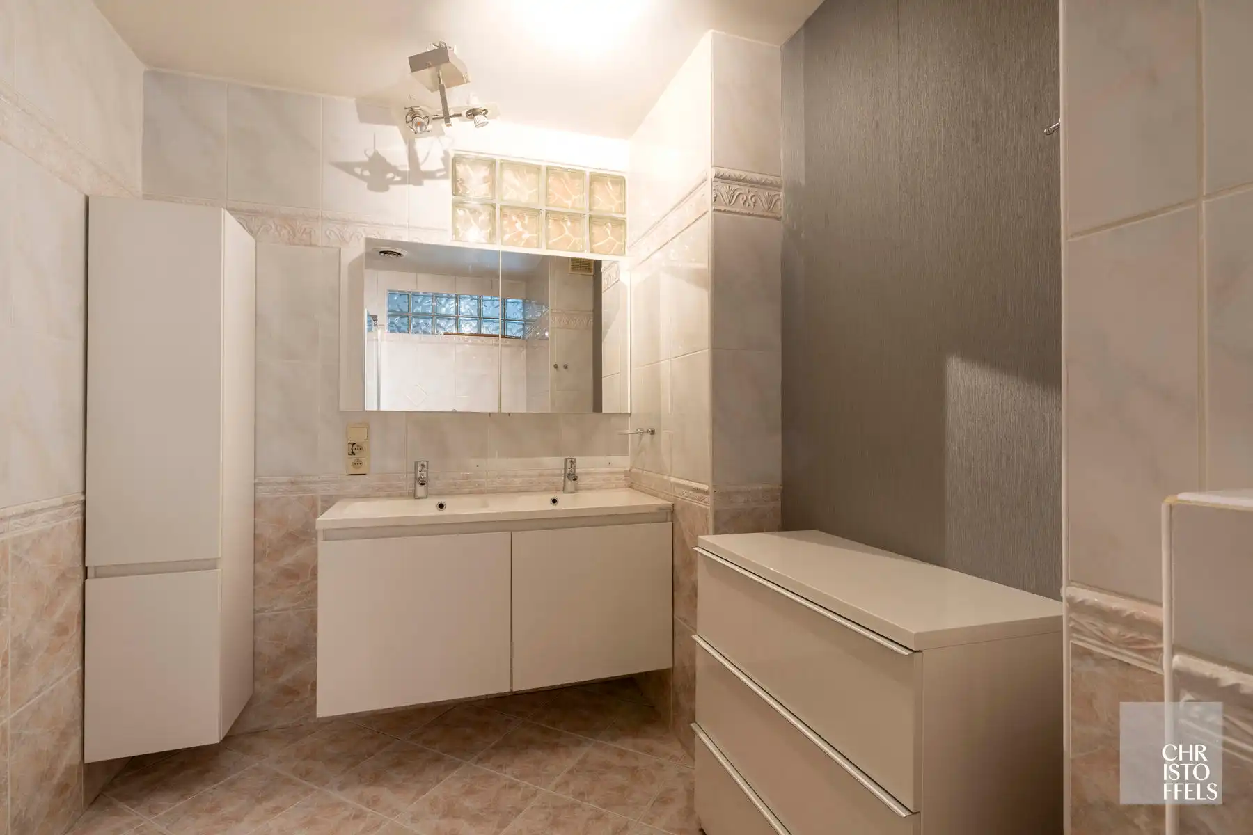 Tijdloze elegante villa met praktijkruimte (422 m²) op perceel van 1.672 m² foto 18