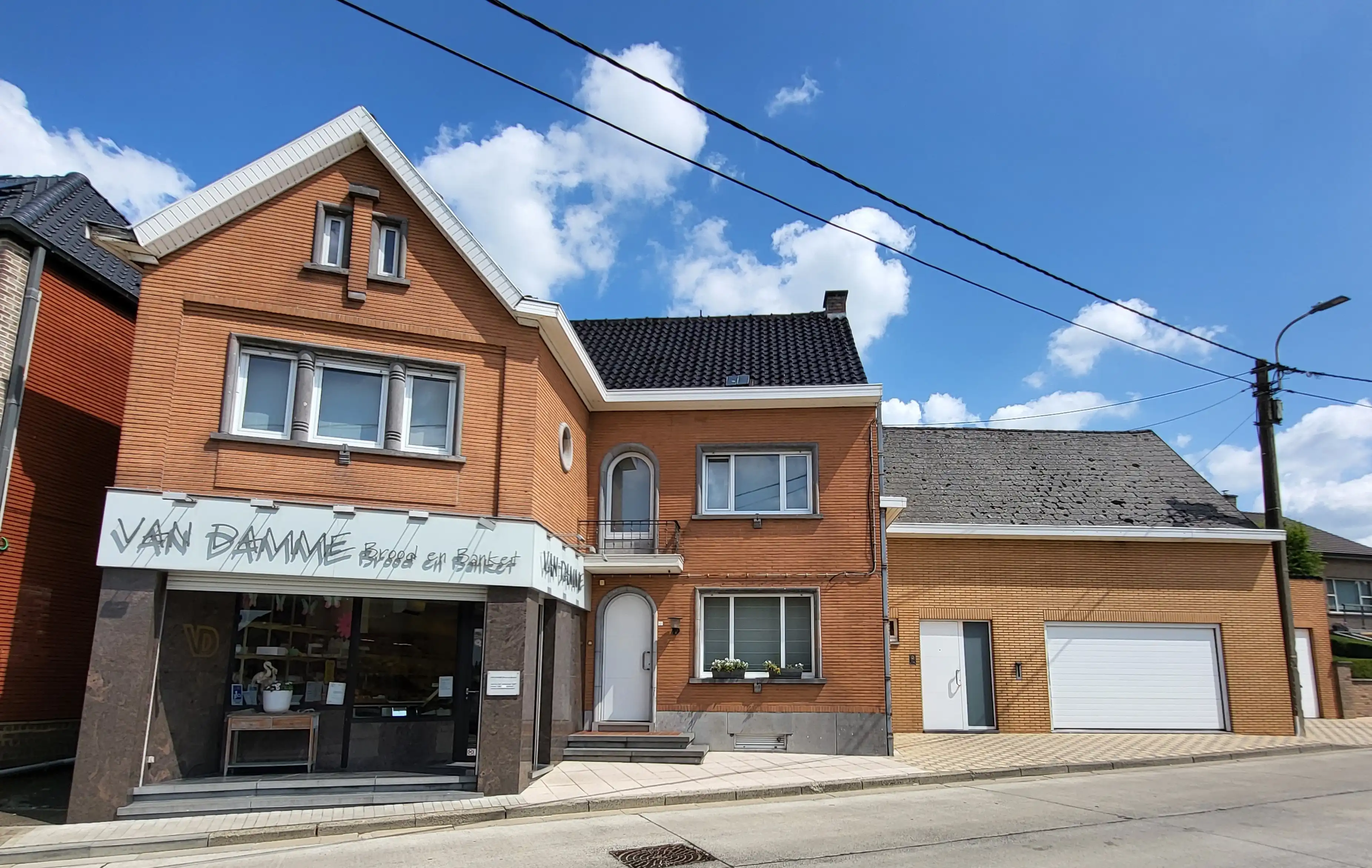 Ruime en veelzijdige woning met grote tuin in het charmante Sint-Maria-Lierde foto 2