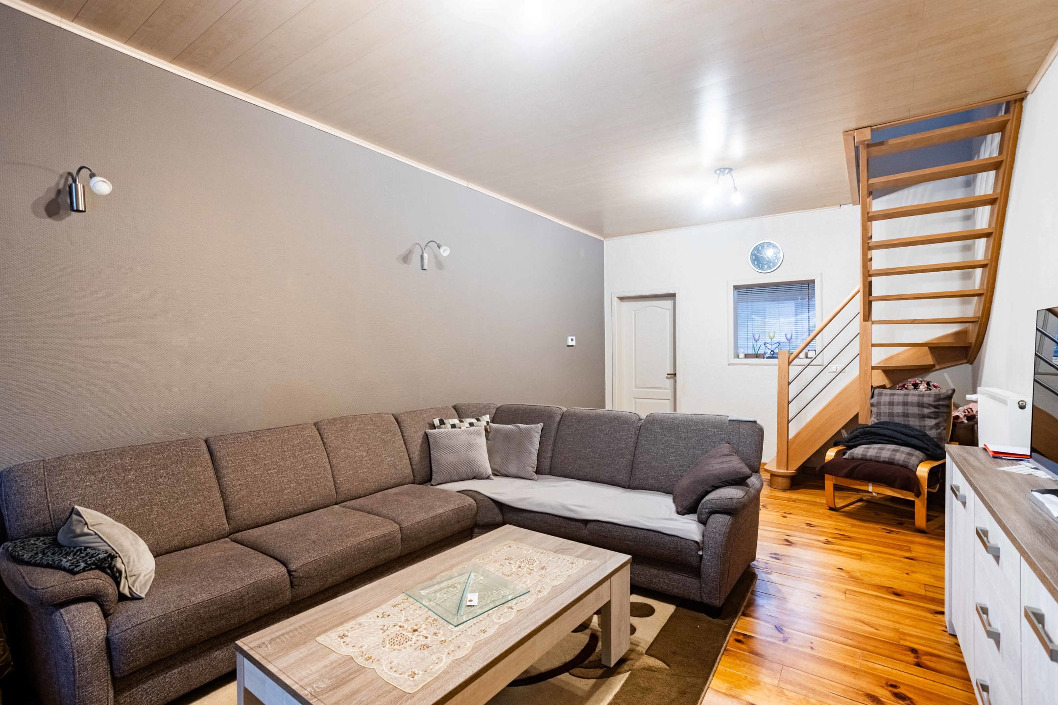 Betaalbare en instapklare starterswoning te Oudenaarde foto 2