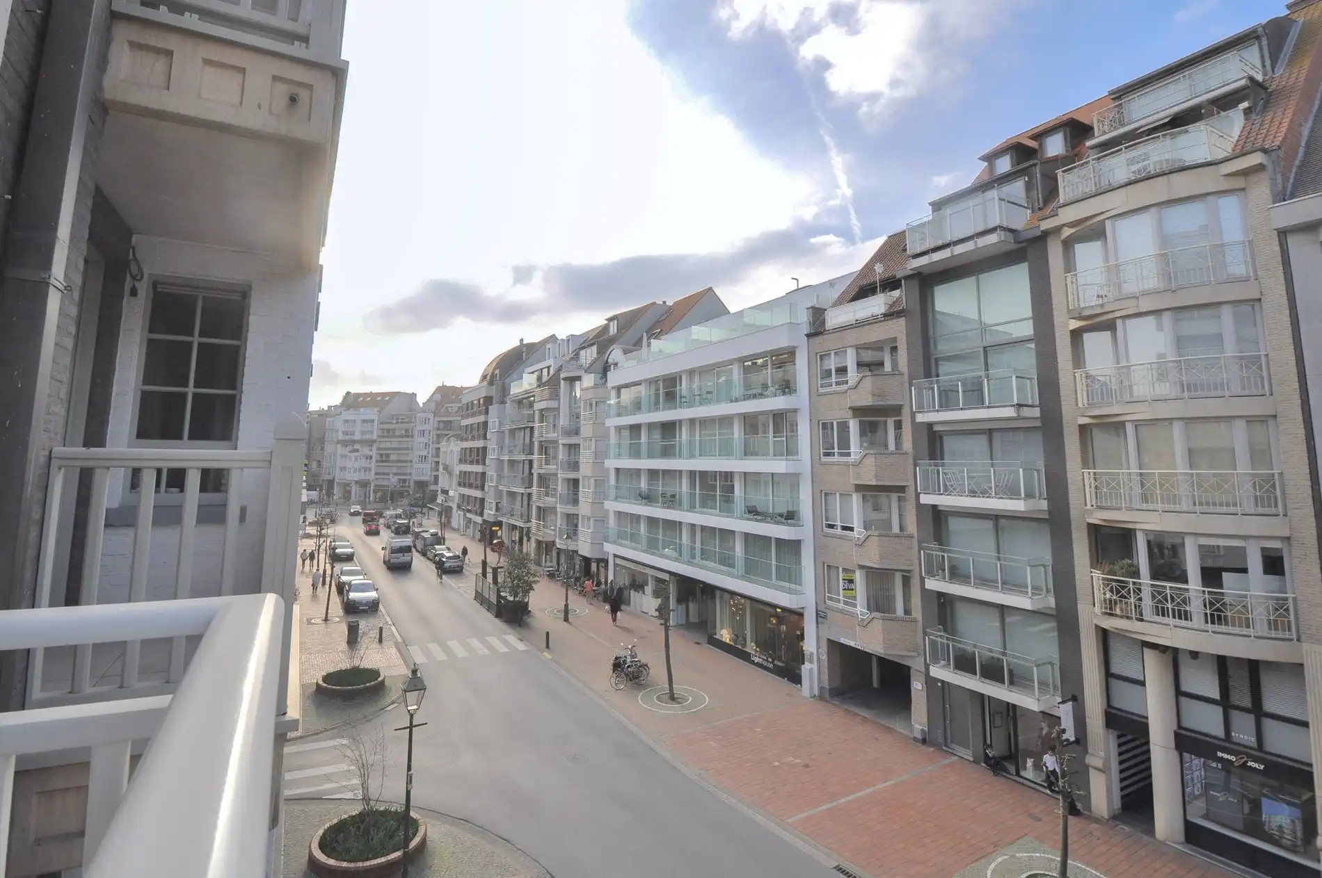 Topaanbieding – Uitzonderlijk ruim appartement gelegen in een stijlvolle residentie. foto 20