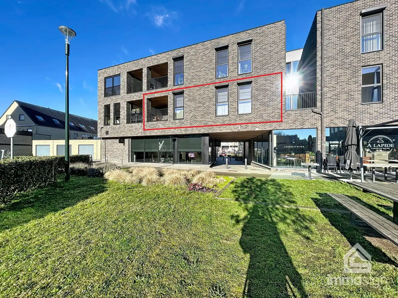 Assistentiewoning met 2 slaapkamers, terras, autostaanplaats en berging in hartje Bocholt! foto {{pictureIndex}}