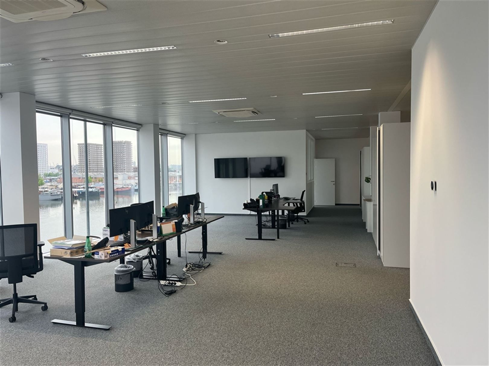 Mooi ingerichte kantoren nabij het Eilandje foto 2