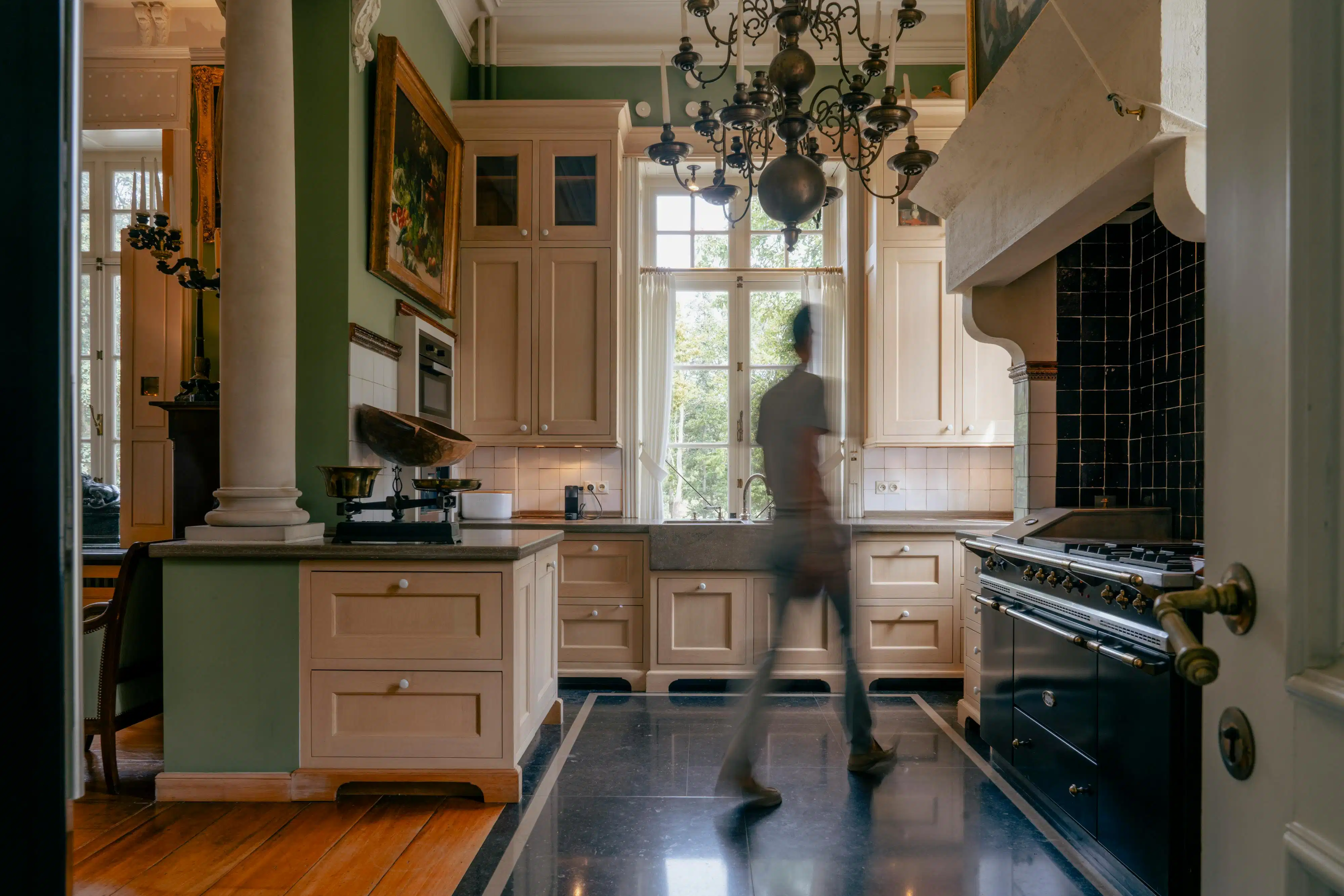 Uniek historisch kasteel op 9 hectare te koop in Geluveld foto 16