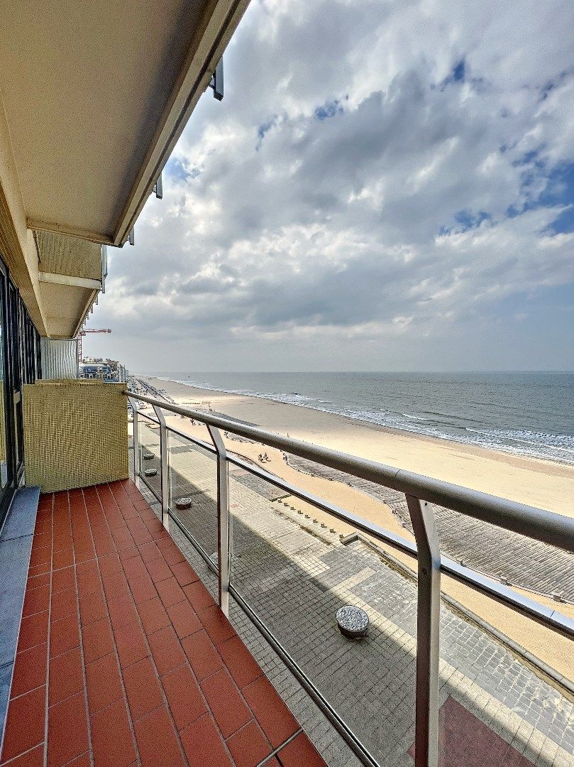 Schitterend vernieuwd 2 SLPK AP met zicht op zee foto 5