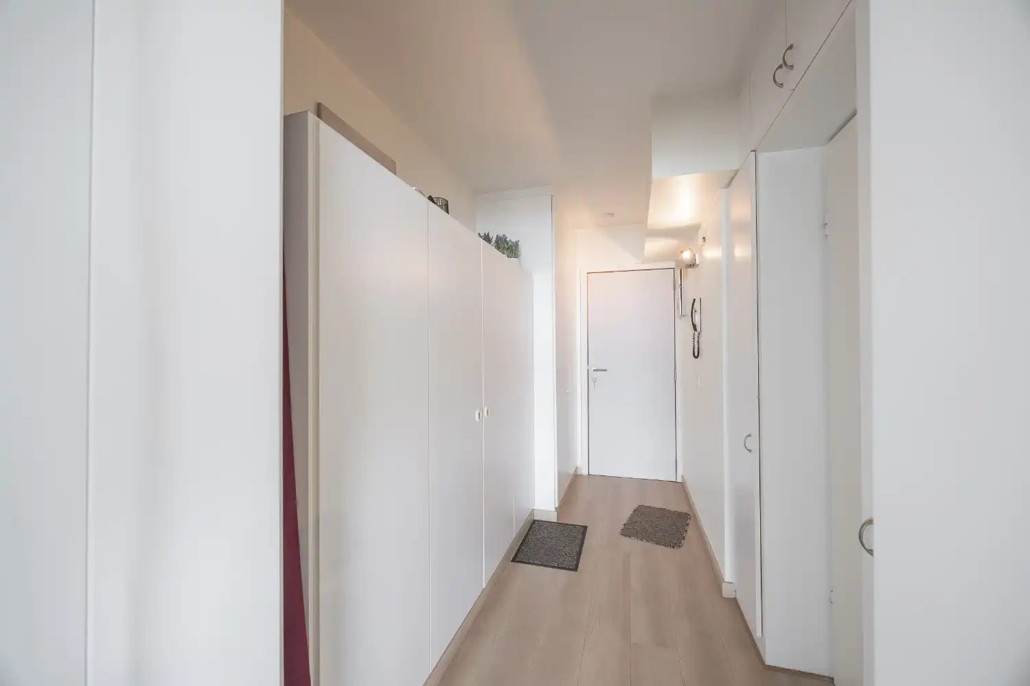 Gerenoveerde studio met frontaal zeezicht te koop in Middelkerke foto 14