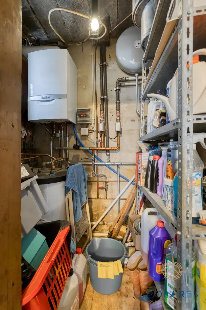 Goed gelegen taverne met woonst en grote parking foto 16