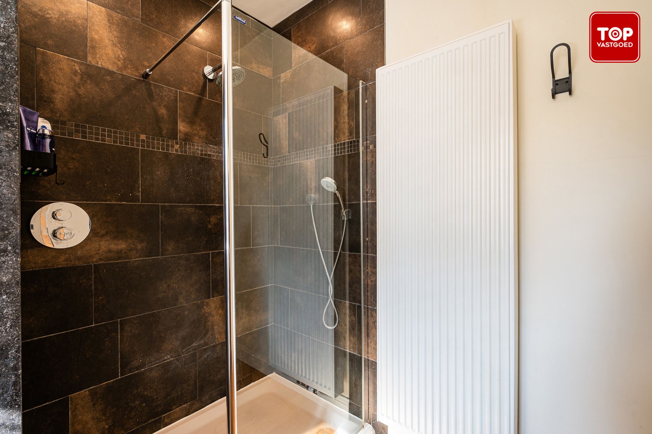 Instapklare en energiezuinige woning met zonnige tuin vlakbij de Bourgoyen foto 18