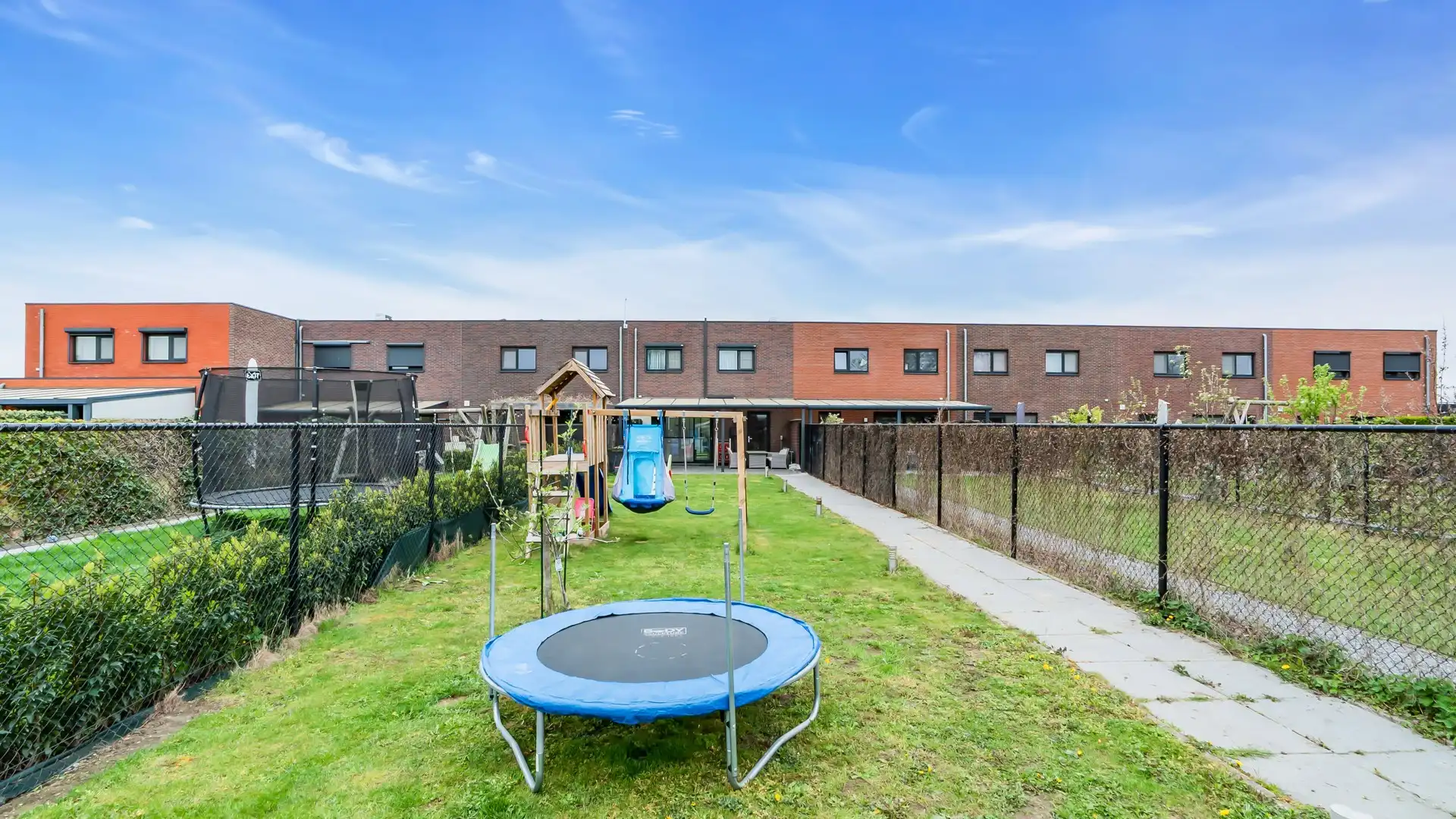 INSTAPKLARE ENERGIEZUINIGE GEZINSWONING MET 3 SLPKS EN ZONNEPANELEN TE KOOP IN MAASMECHELEN foto 17