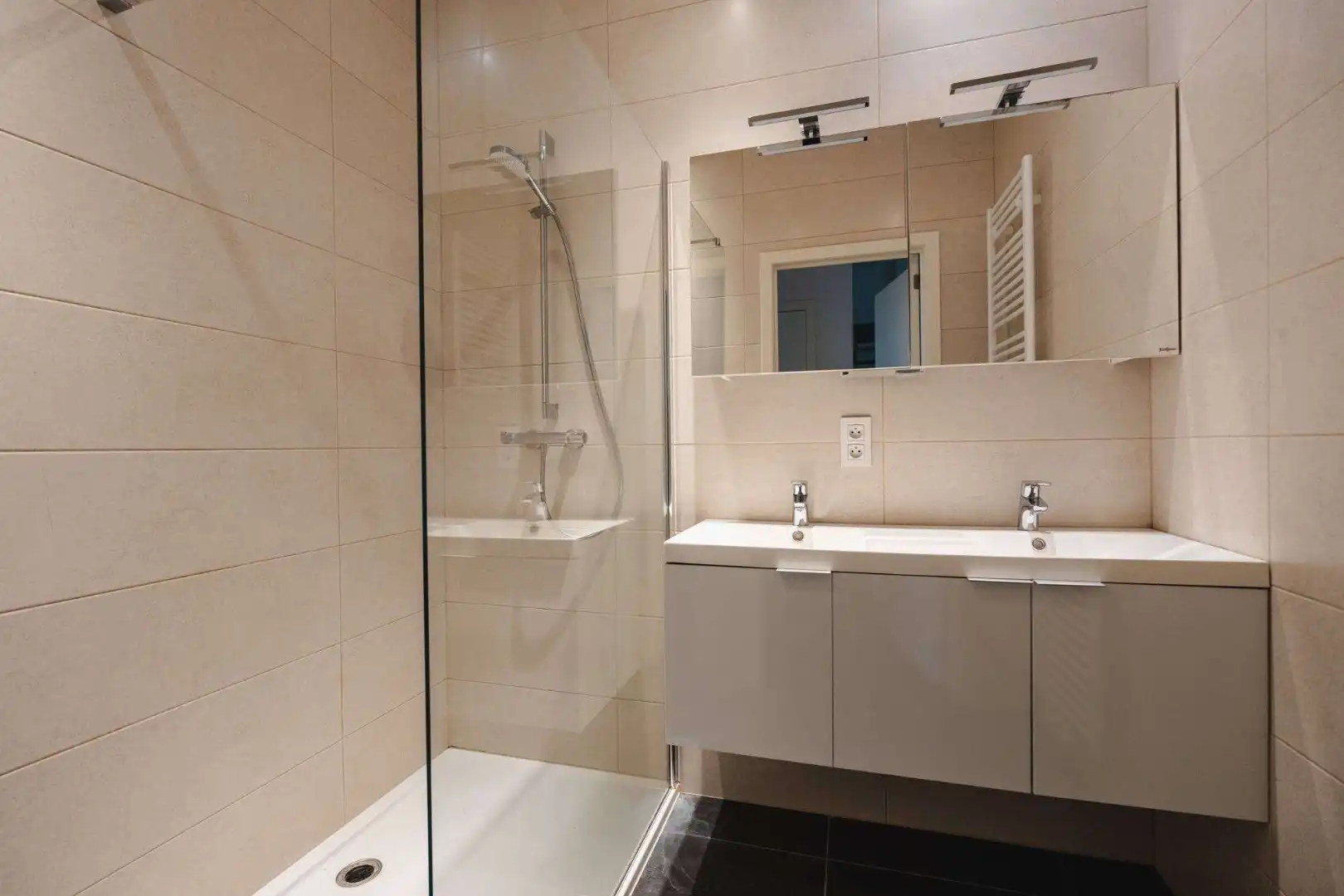 Recent appartement met EPC A op zeer centrale locatie in Sint-Michiels met 2 slaapkamers foto 14