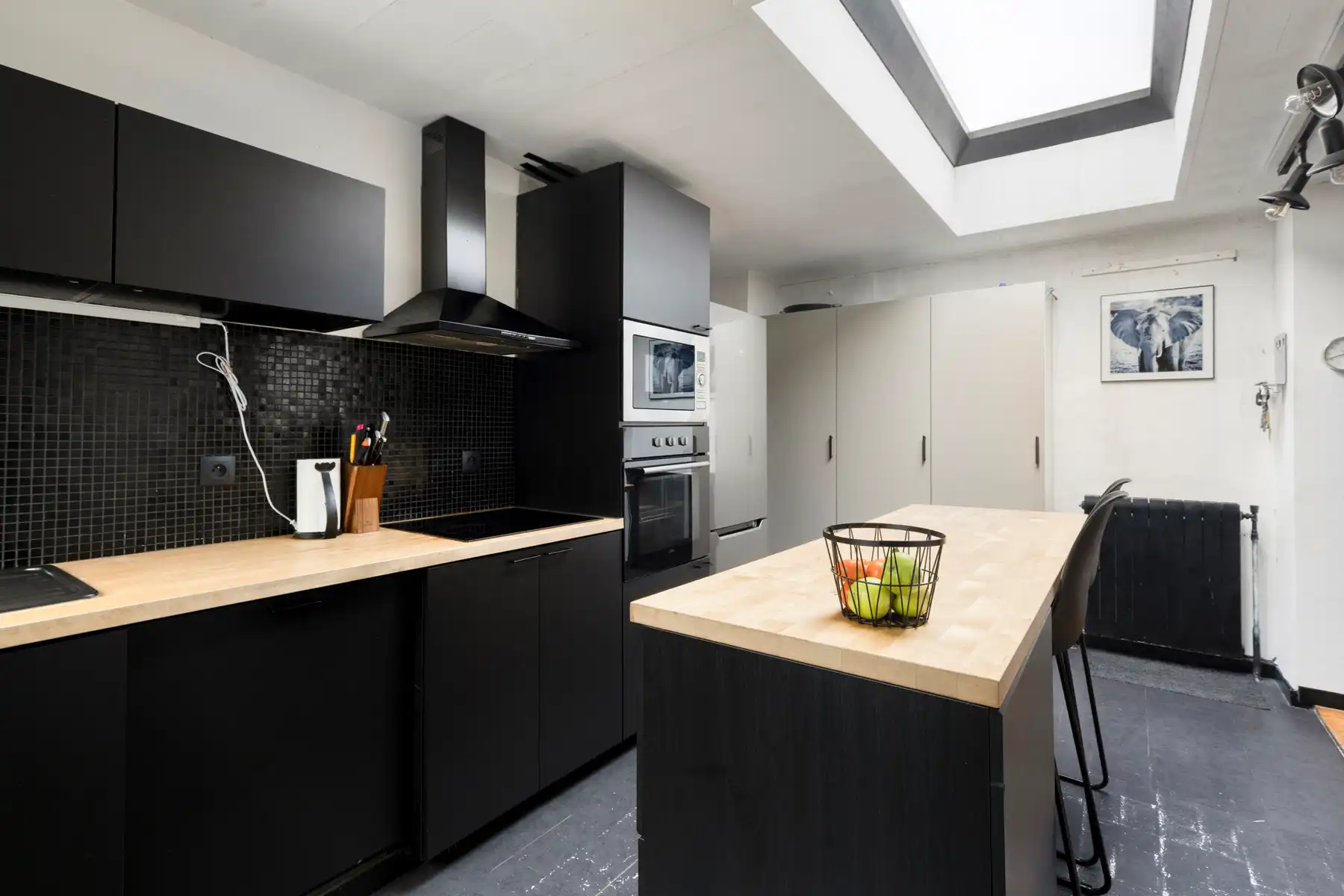 Goedgelegen woning met tuin en garage! foto 6