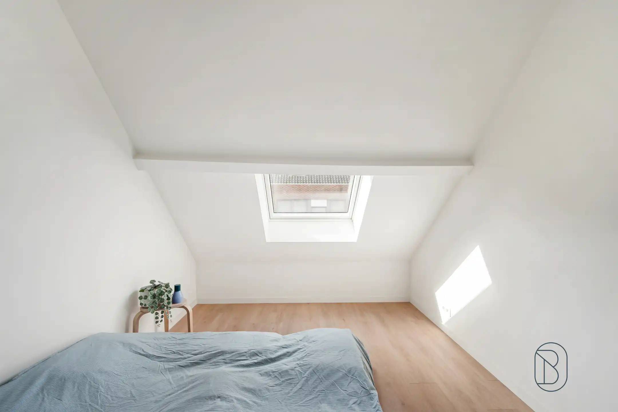 Rustig gelegen instapklare rijwoning met 3 slk en leuke tuin foto 15