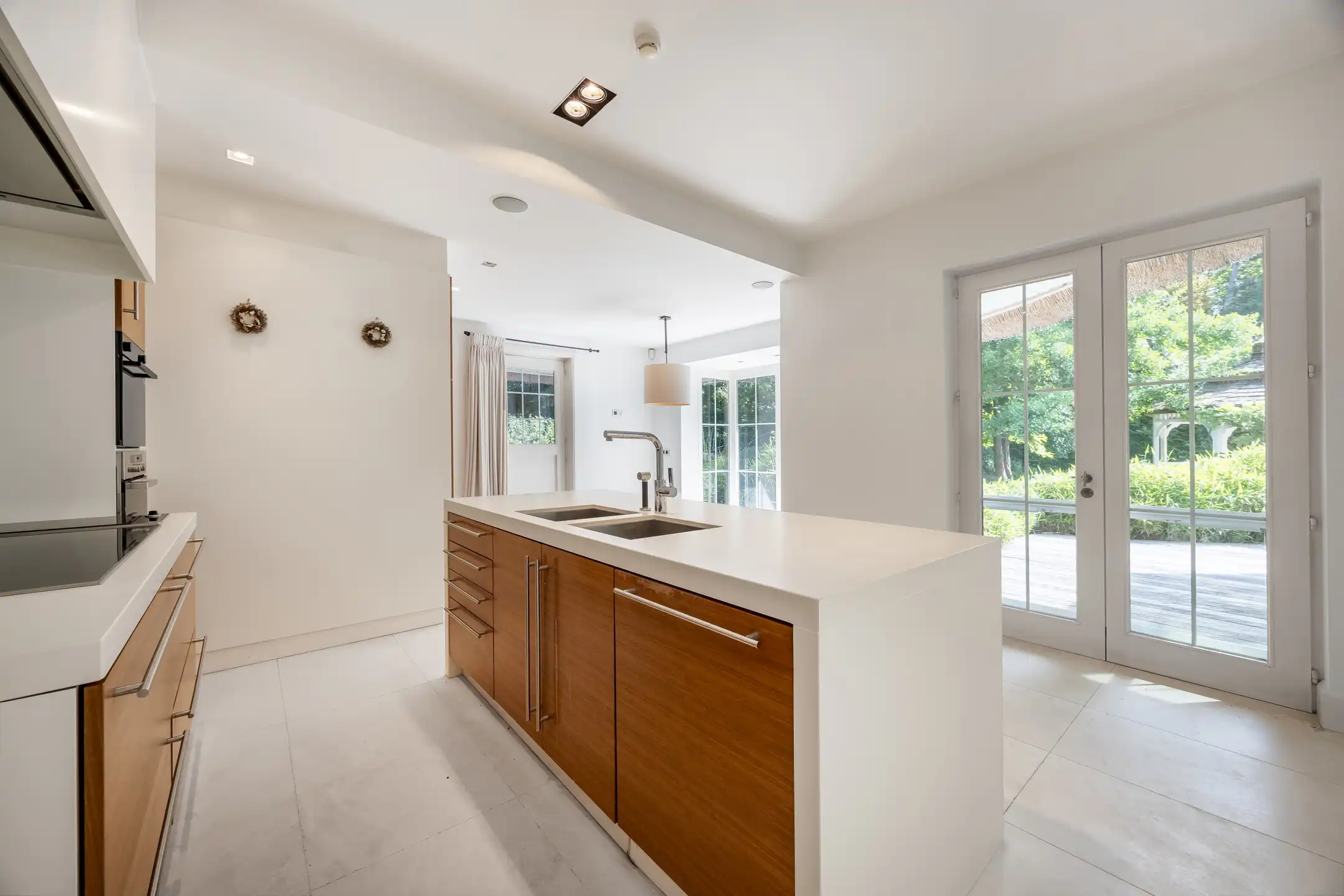 Instapklare villa op een riant perceel van 3.750 m² foto 11