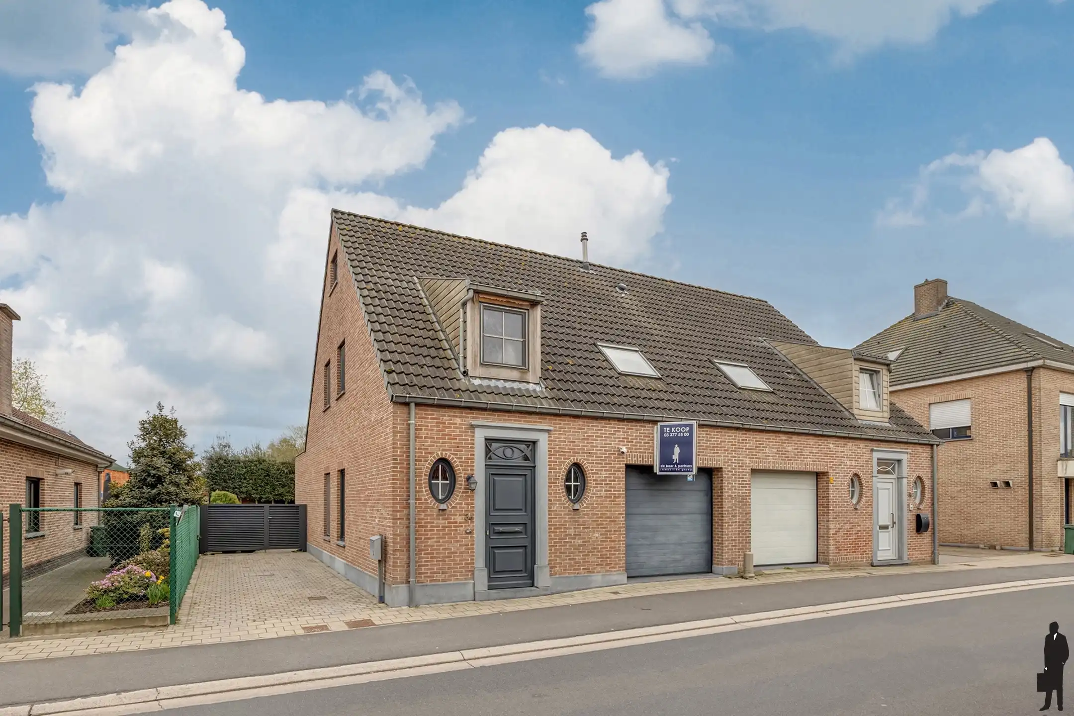 Instapklare recente HOB met 3 slaapkamers, tuin en garage foto {{pictureIndex}}